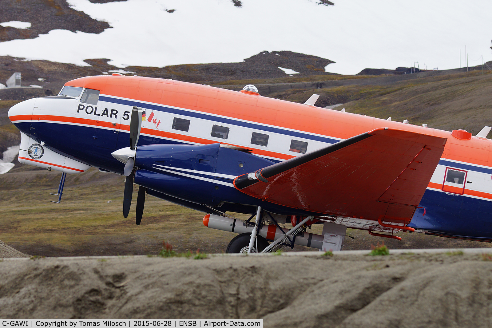C-GAWI, 1943 Douglas DC3C-S4C4G C/N 19227, Polar 5 in the polar region at the airport of Longyearbyen, latitude 78°. The arctic circle is at 66°.