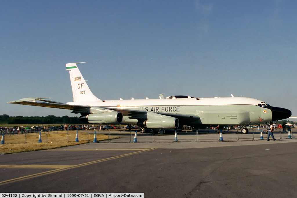 62-4132, 1962 Boeing RC-135W Rivet Joint C/N 18472, Impressive SIGINT platform at RIAT'99, belonging to 95RS back then.