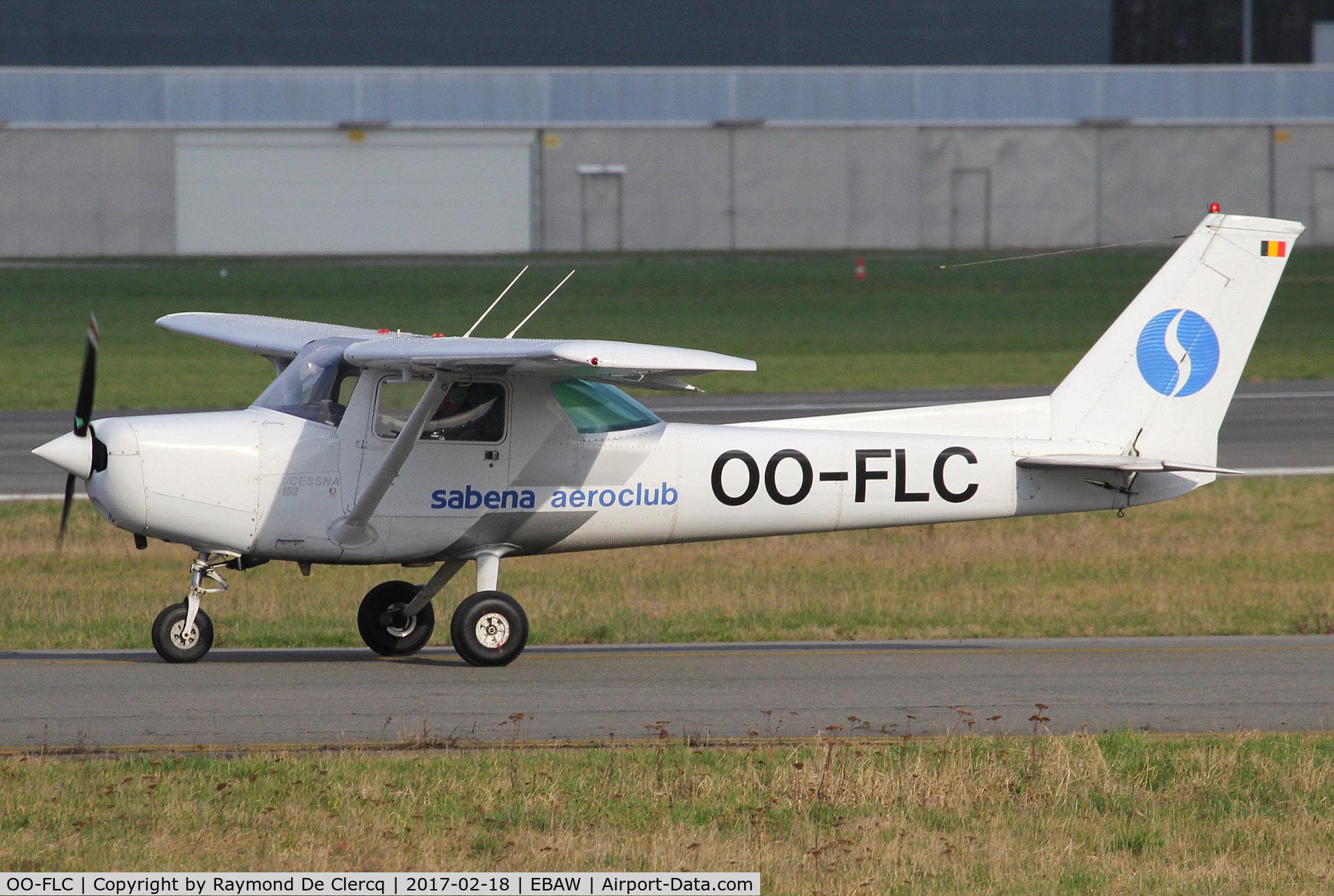 OO-FLC, 1979 Reims F152 C/N 1624, Taxiing to rwy 11.