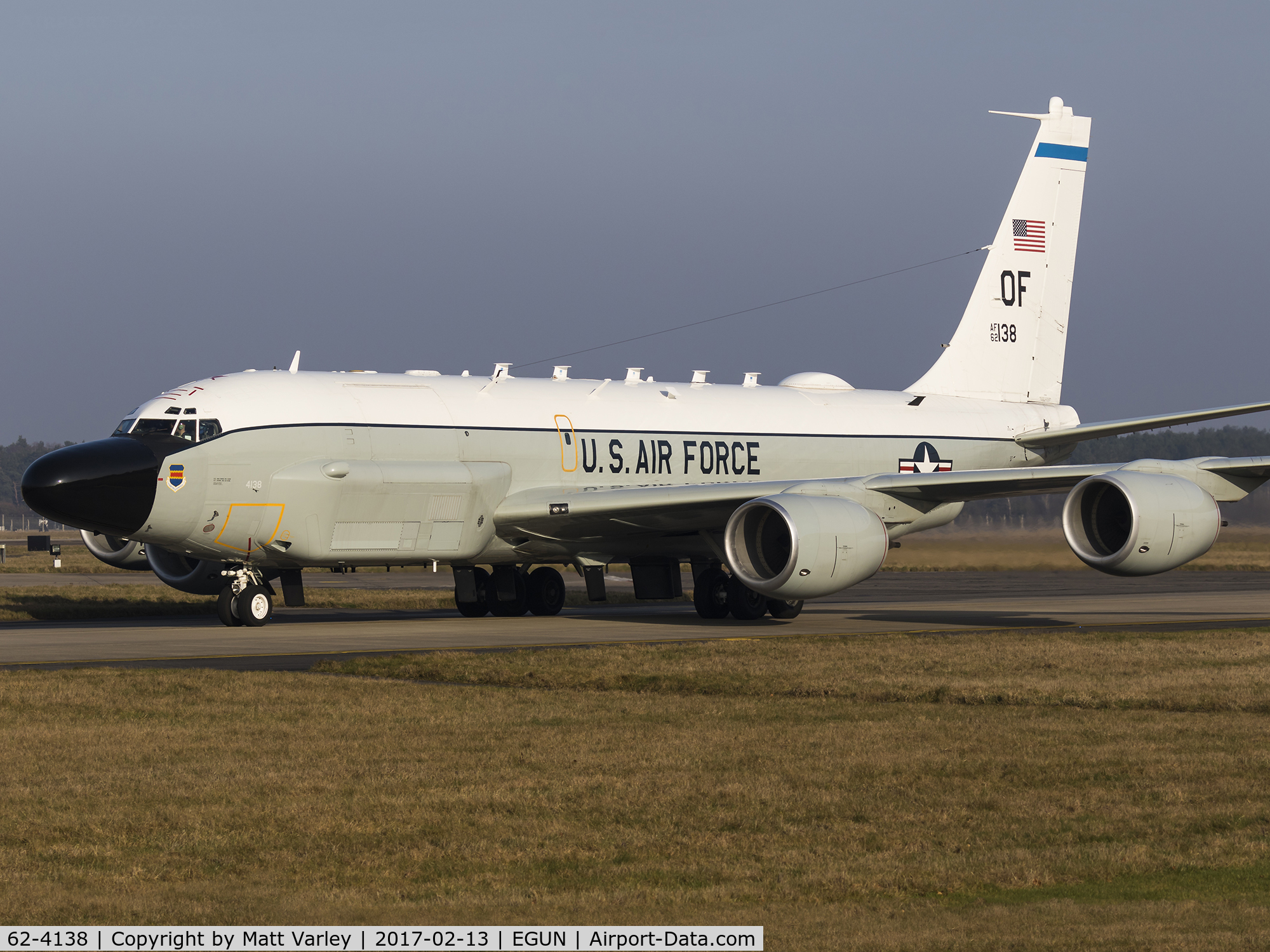 62-4138, 1962 Boeing RC-135W Rivet Joint C/N 18478, Taxiing to parking at EGUN....