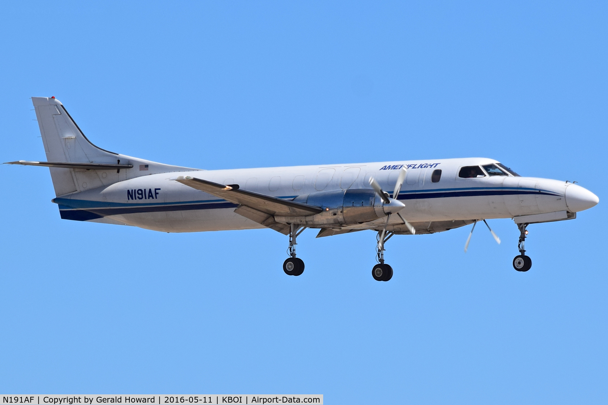 N191AF, 1981 Fairchild Swearingen SA-227AC Metro III C/N AC-491, Landing RWY 10R.