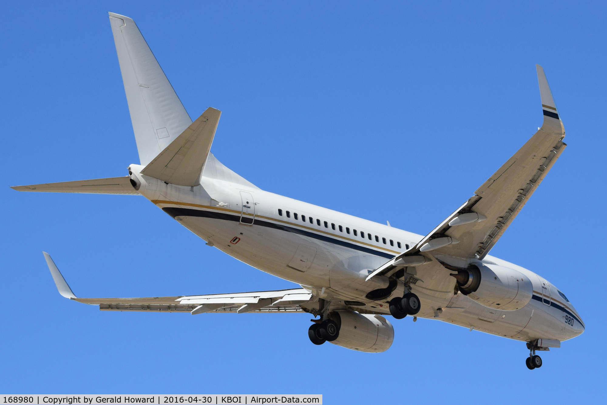 168980, 2014 Boeing C-40A Clipper C/N 43827, Landing RWY 28L.  VR-59 “The Lone Star Express”, NAS JRB Fort Worth, TX.