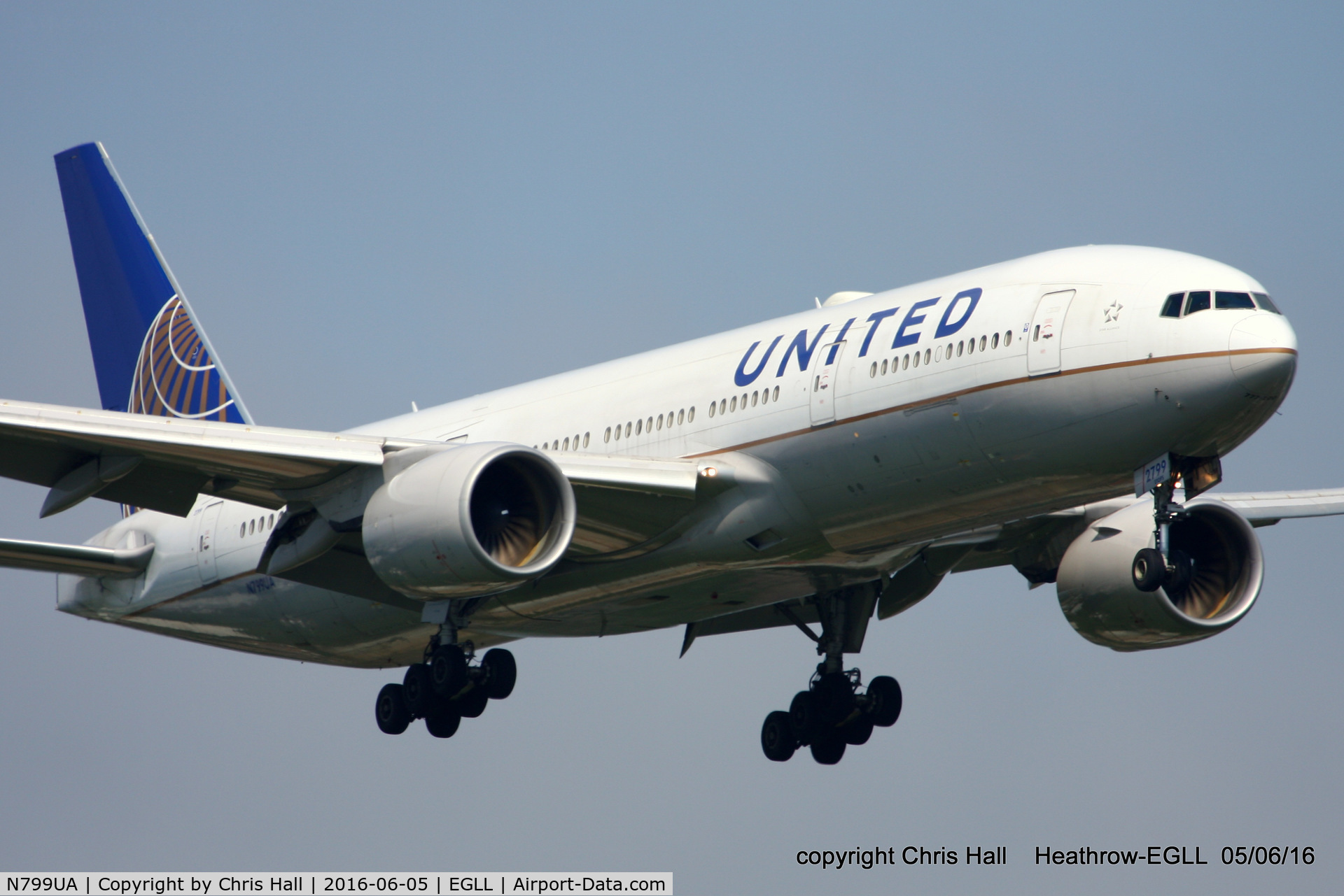 N799UA, 1998 Boeing 777-222 C/N 26926, United