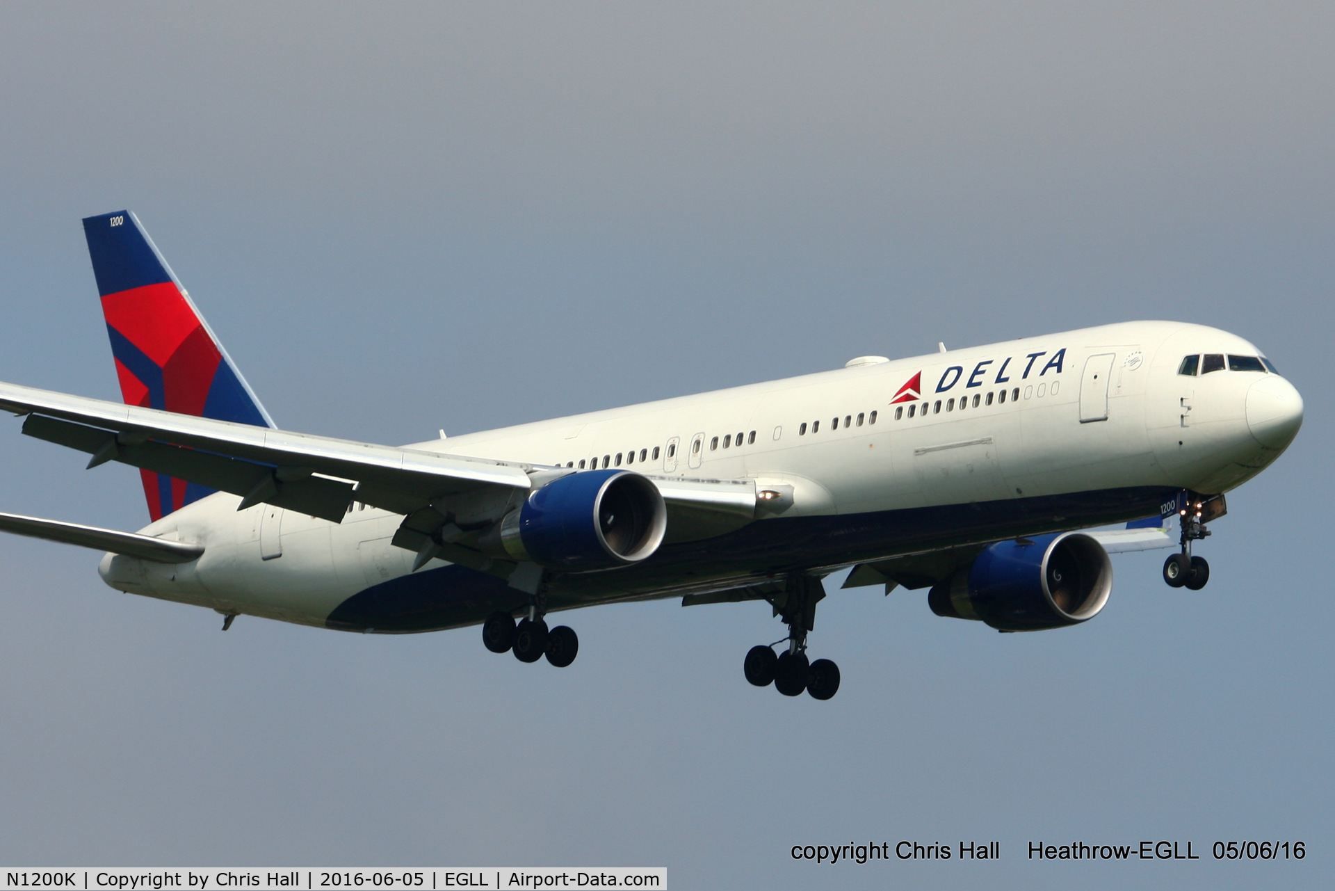 N1200K, 1998 Boeing 767-332 C/N 28457, Delta