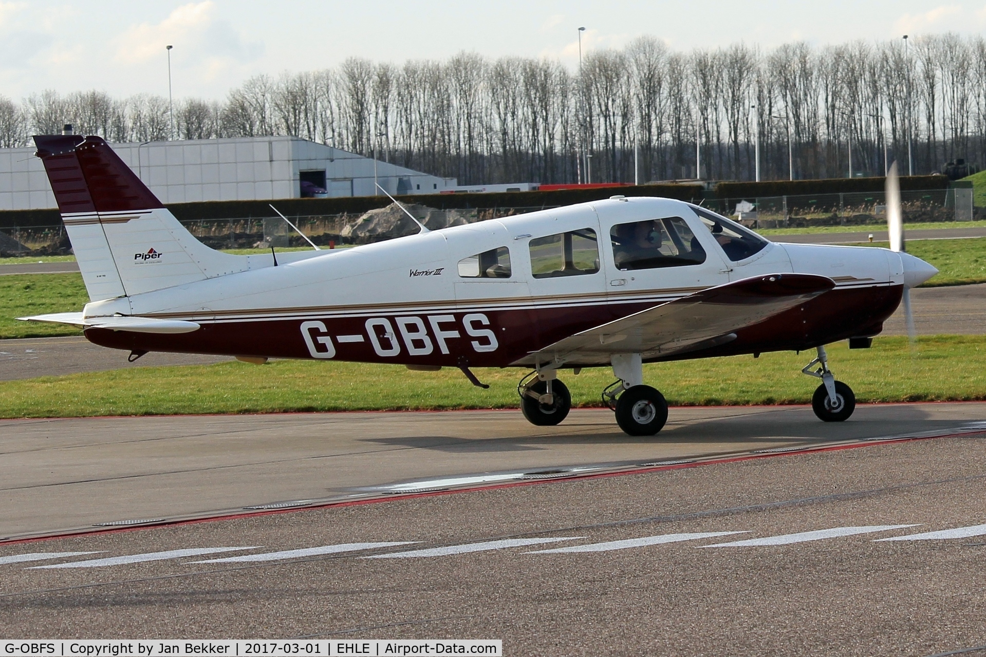 G-OBFS, 1998 Piper PA-28-161 Warrior III C/N 28-42039, Lelystad Airport