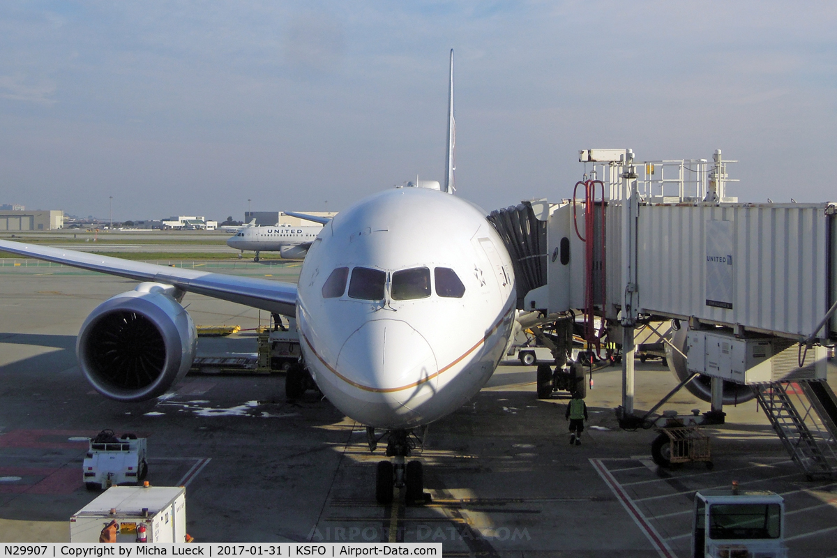N29907, 2013 Boeing 787-8 Dreamliner C/N 34830, At SFO