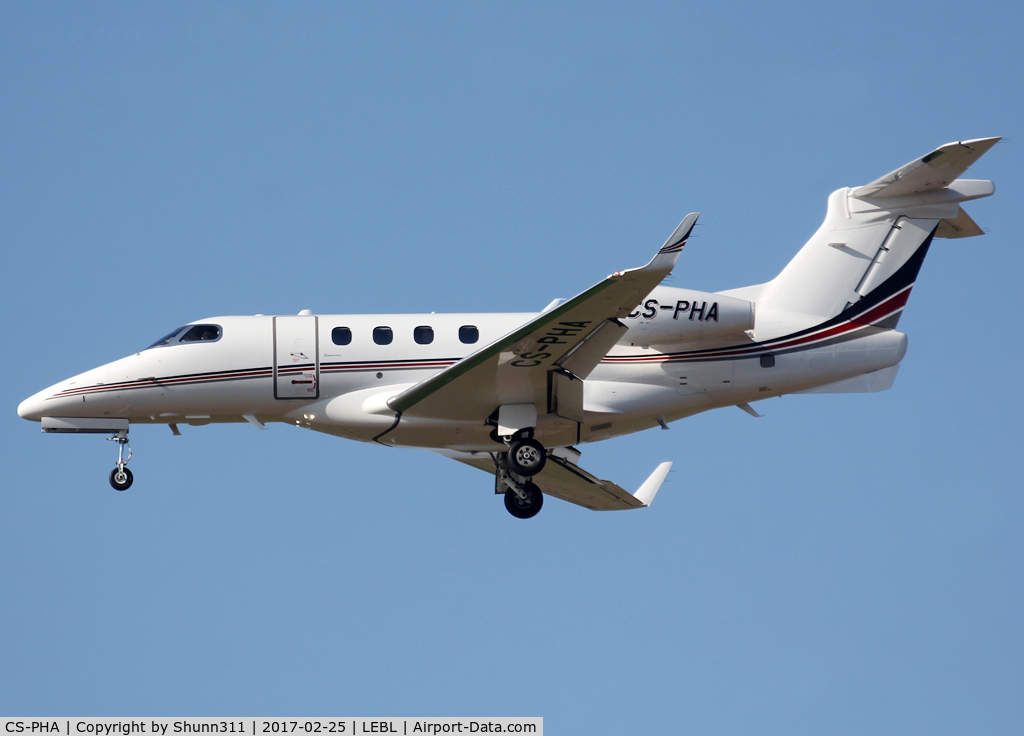 CS-PHA, 2014 Embraer EMB-505 Phenom 300 C/N 50500203, Landing rwy 25R