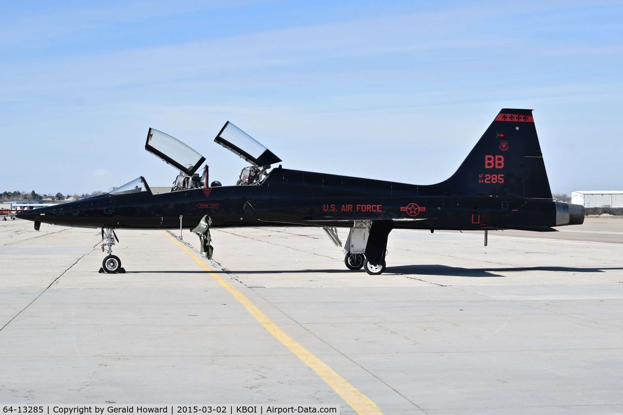 64-13285, 1964 Northrop T-38A Talon C/N N.5714, Parked on south GA ramp. 9th Recon Wing, Beale AFB, CA.