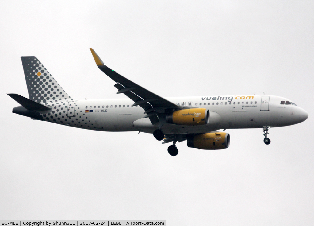 EC-MLE, 2016 Airbus A320-232 C/N 7109, Landing rwy 07L