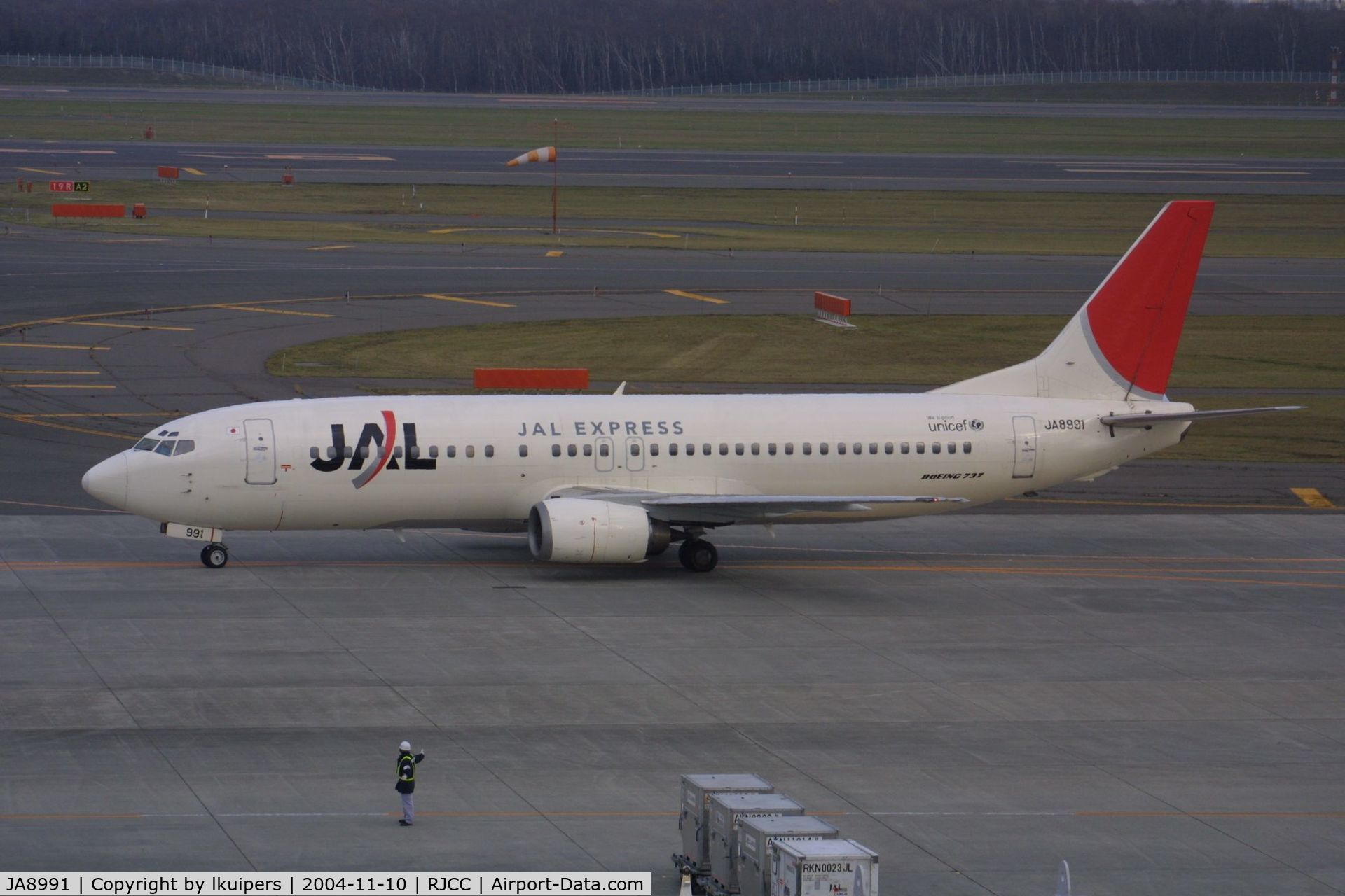 JA8991, Boeing 737-446 C/N 27916, A JAL Express 737 at Sapporo