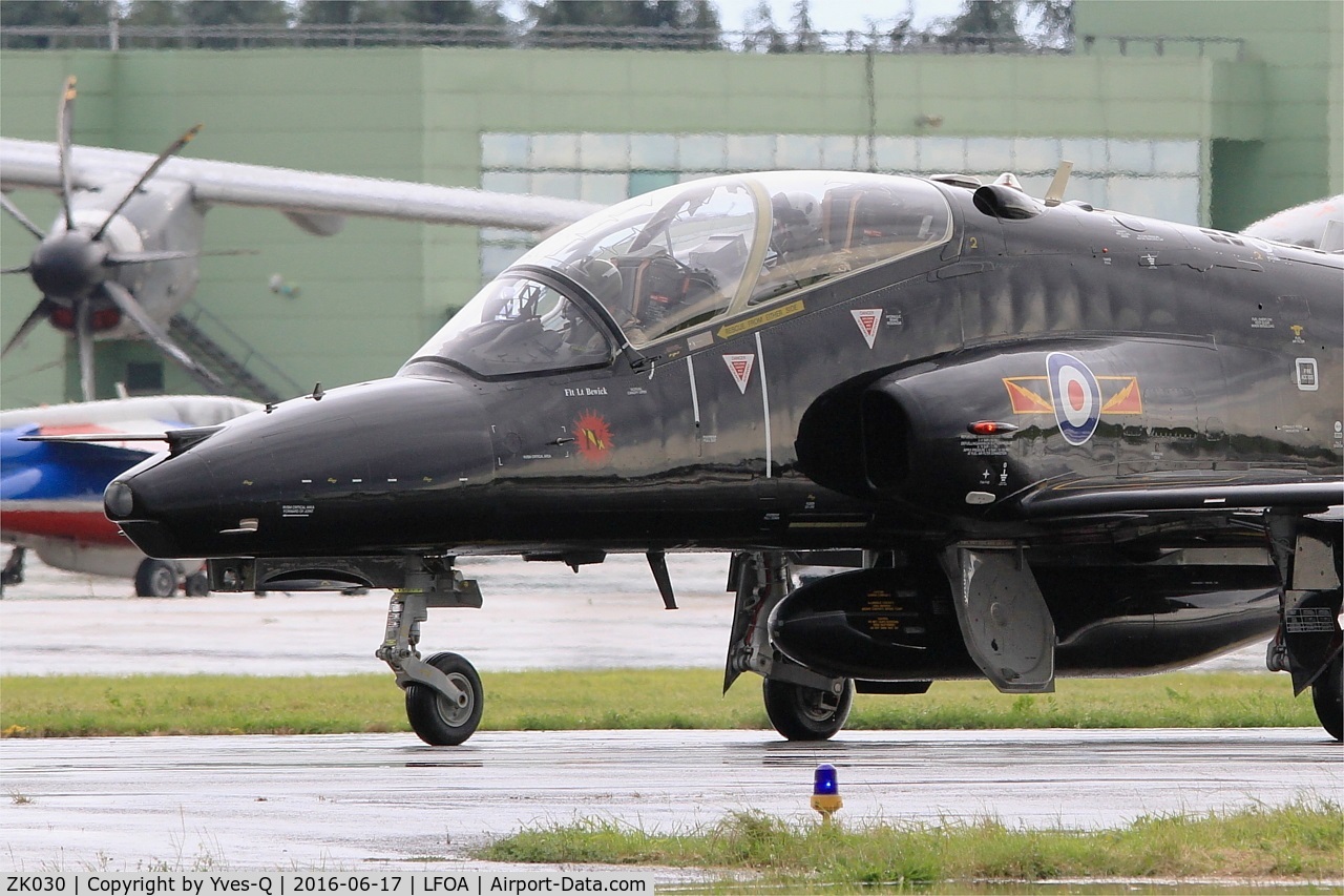 ZK030, 2010 British Aerospace Hawk T2 C/N RT021/1259, Royal Air Force British Aerospace Hawk T.2, Taxiing to parking area, Avord Air Base 702 (LFOA) Open day 2016