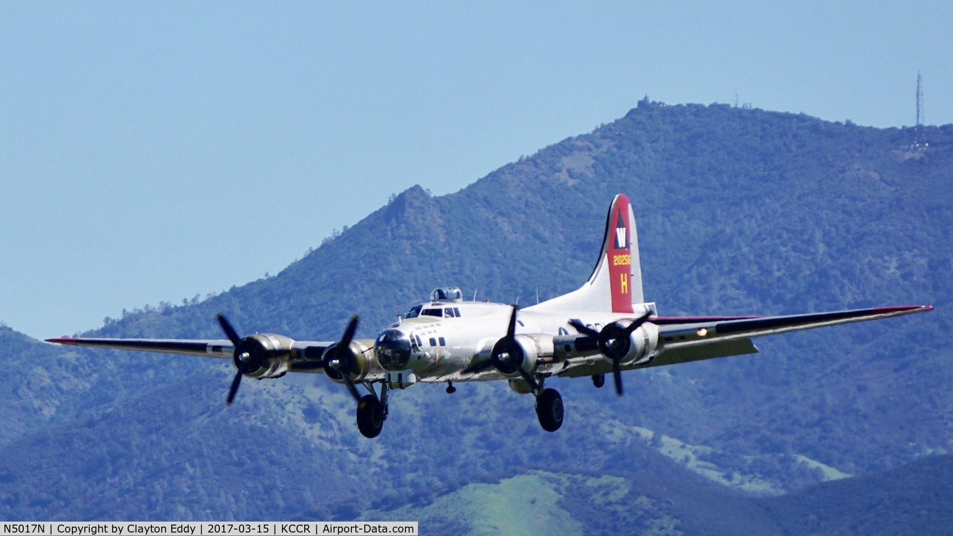 N5017N, 1944 Lockheed/Vega (Boeing) B-17G-105-VE Flying Fortress C/N 8649, Buchanan Field 2017