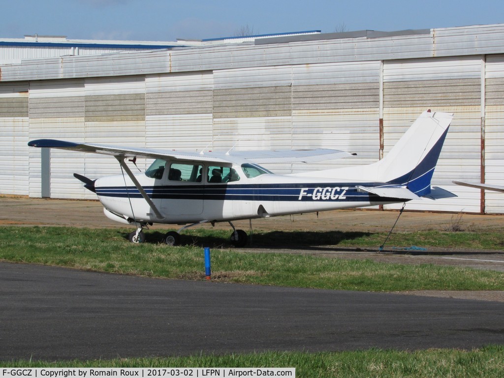F-GGCZ, Cessna 172RG Cutlass RG C/N 172RG-0708, Parked