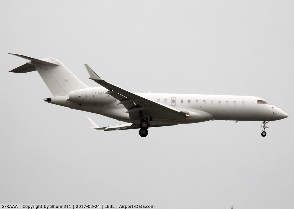 G-RAAA, 2010 Bombardier BD-700-1A10 Global Express C/N 9423, Landing rwy 25R