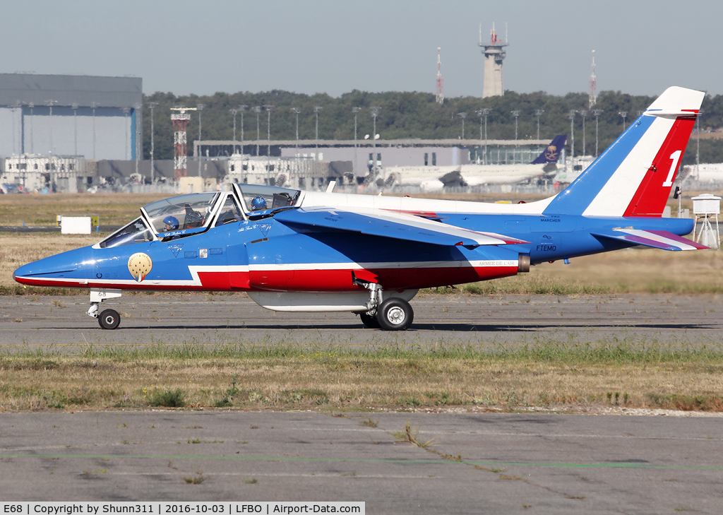 E68, Dassault-Dornier Alpha jet E C/N E68, Taxiing for departure... Coded as '1'