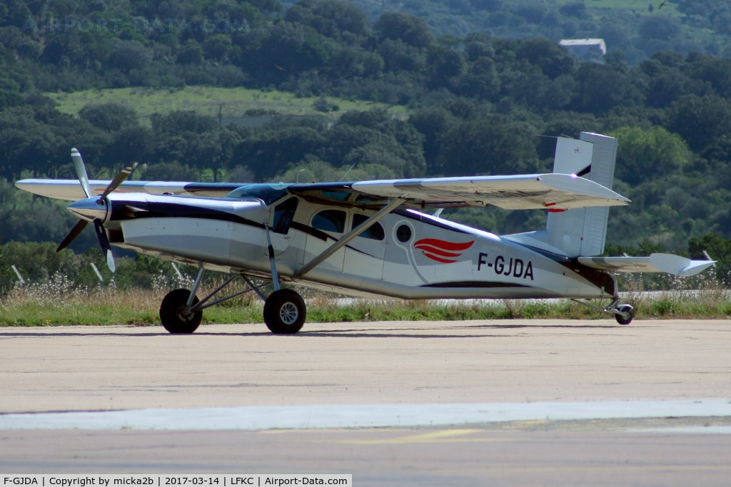 F-GJDA, Pilatus PC-6/B2-H2 C/N 721, Parked
