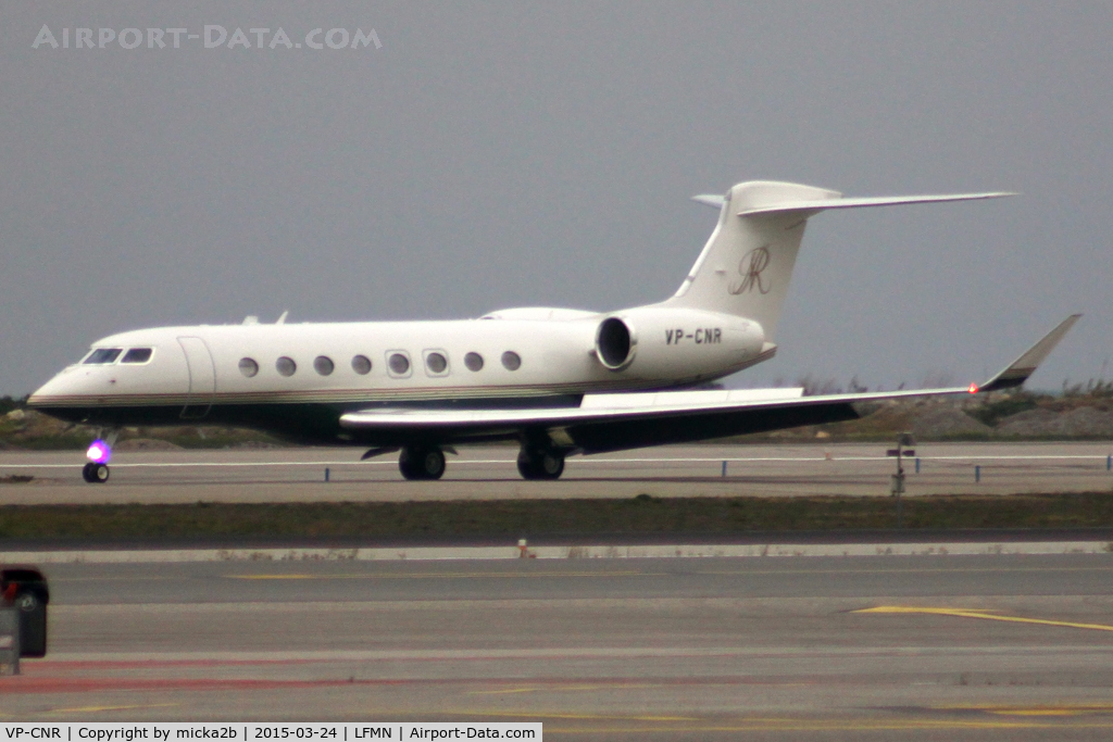 VP-CNR, 2006 Gulfstream Aerospace GV-SP (G550) C/N 5113, Taxiing