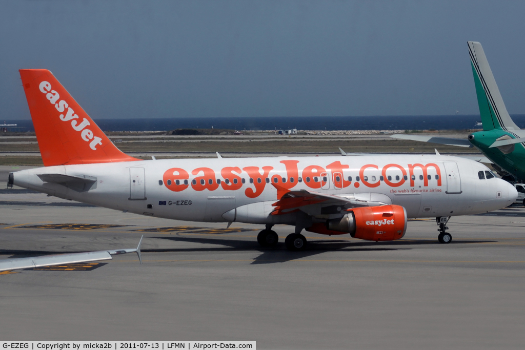 G-EZEG, 2004 Airbus A319-111 C/N 2181, Taxiing. Scrapped in november 2019.