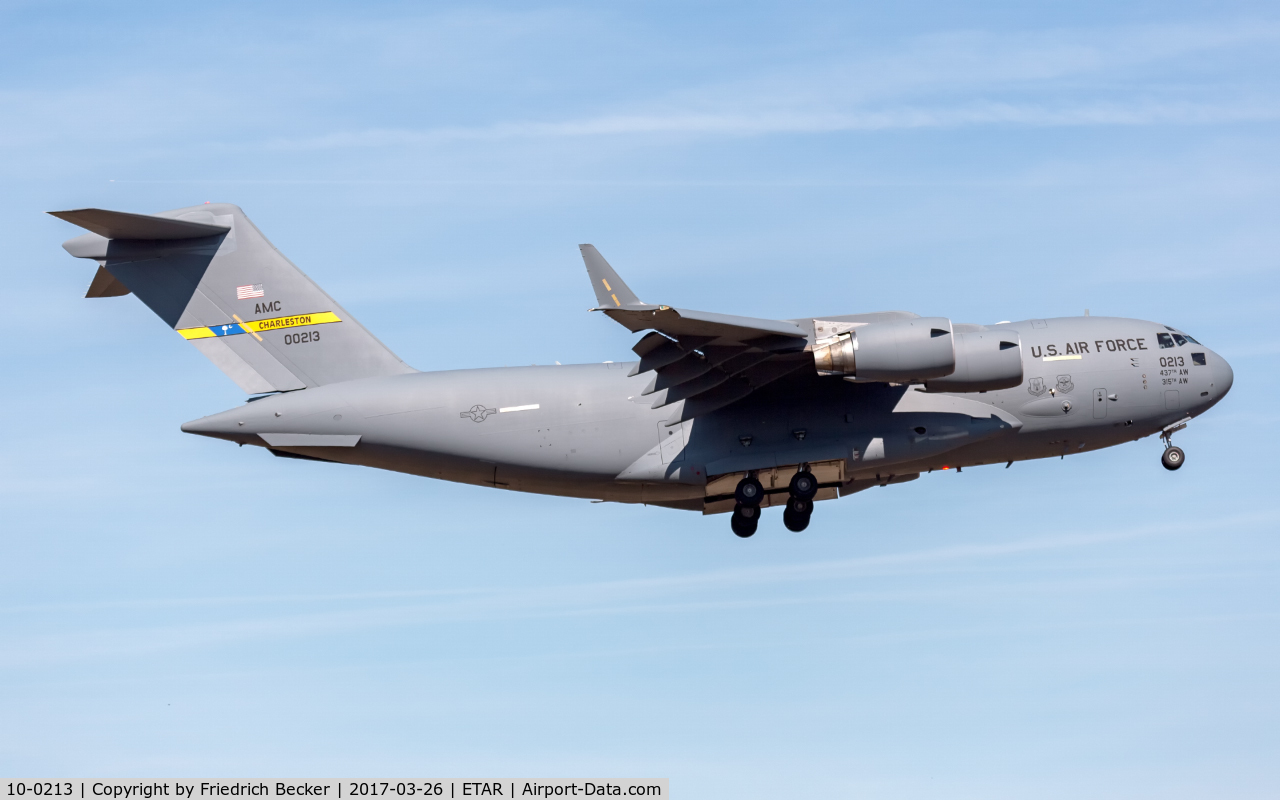 10-0213, 2010 Boeing C-17A Globemaster III C/N 50242, on final RW08