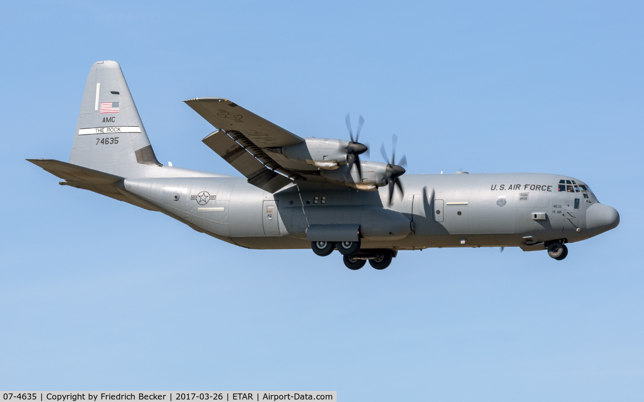 07-4635, 2007 Lockheed Martin C-130J-30 Super Hercules C/N 382-5595, on final RW08