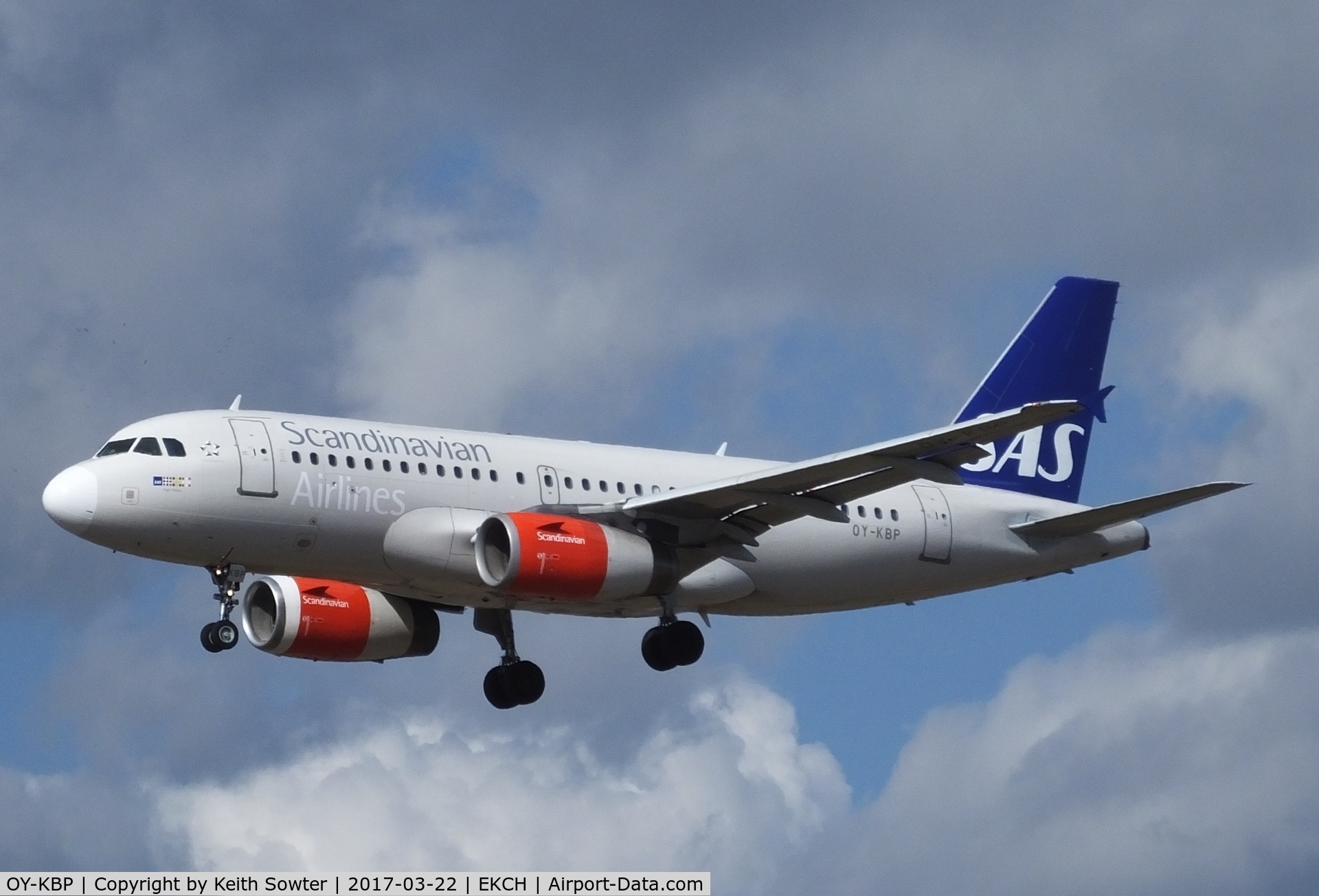 OY-KBP, 2006 Airbus A319-132 C/N 2888, Short finals to land at Copenhagen