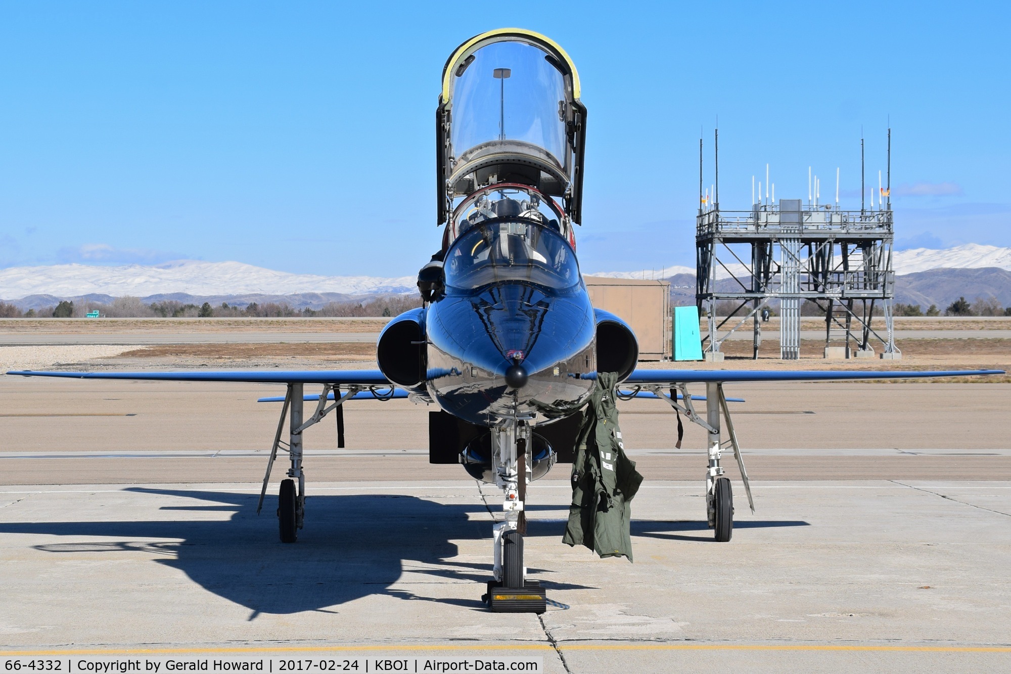 66-4332, 1966 Northrop T-38A Talon C/N N.5908, Parked on south GA ramp. 9th Recon Wing, Beale AFB, CA.