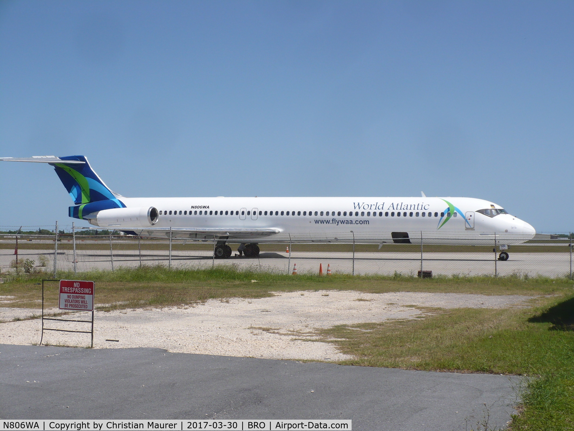 N806WA, 1991 McDonnell Douglas MD-83 (DC-9-83) C/N 53251, DC-9-83 Parked