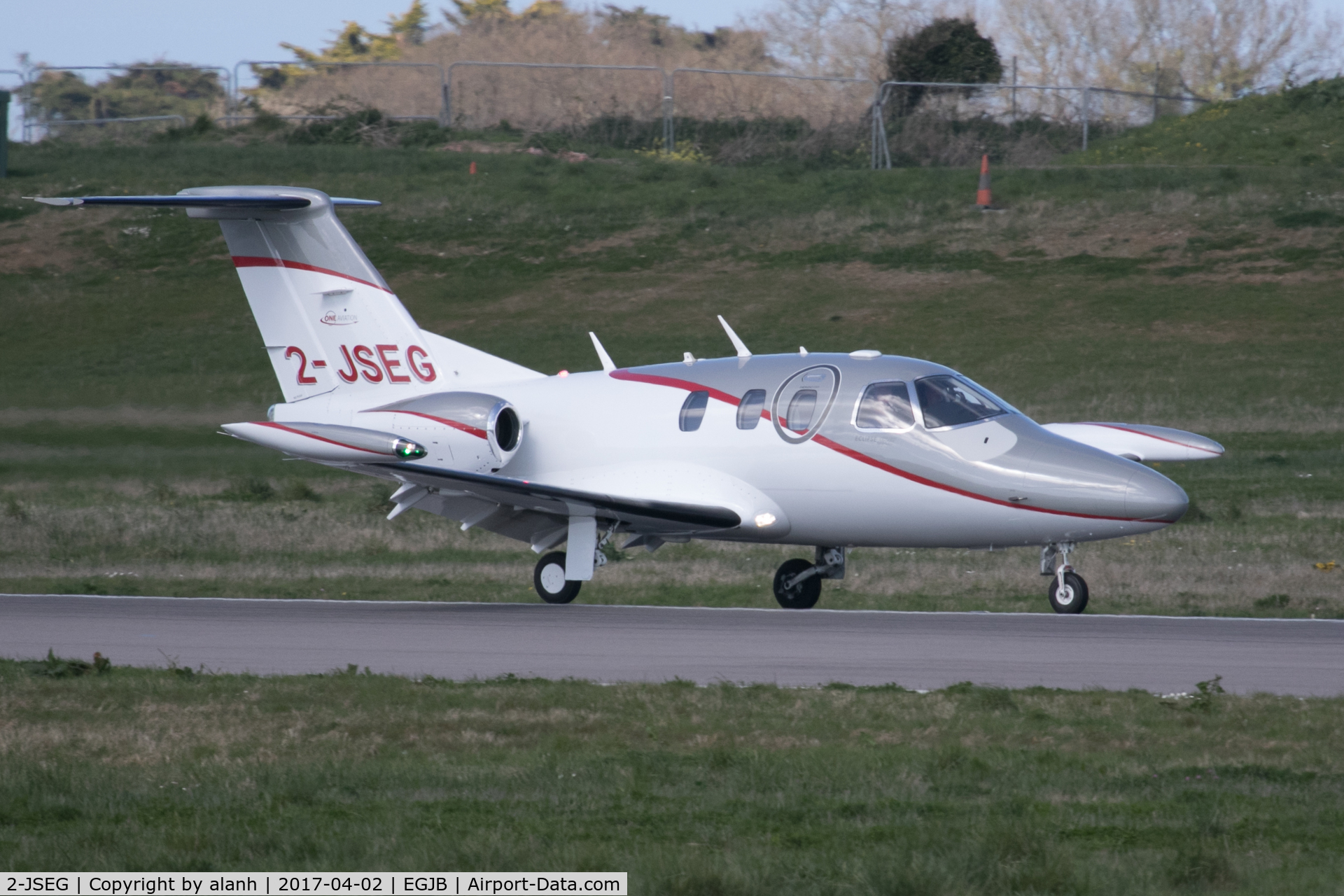 2-JSEG, 2008 Eclipse Aviation Corp EA500 C/N 000144, Arriving at Guernsey