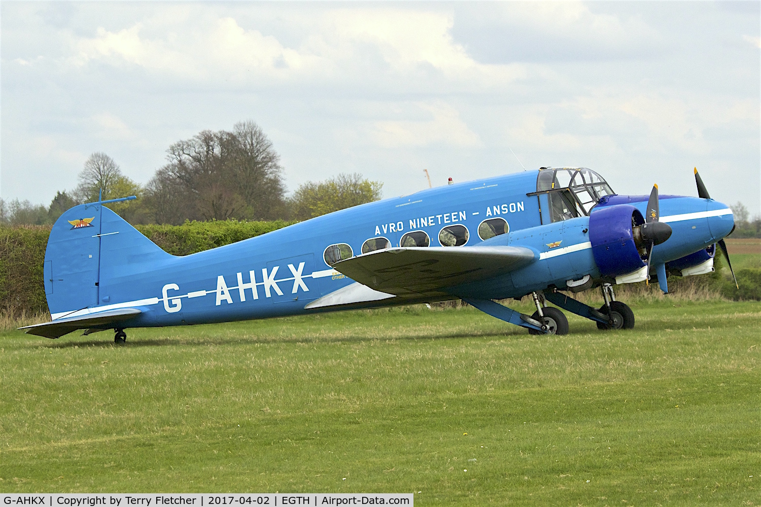 G-AHKX, 1946 Avro 652A Anson C.19 Series 2 C/N 1333, At London Luton