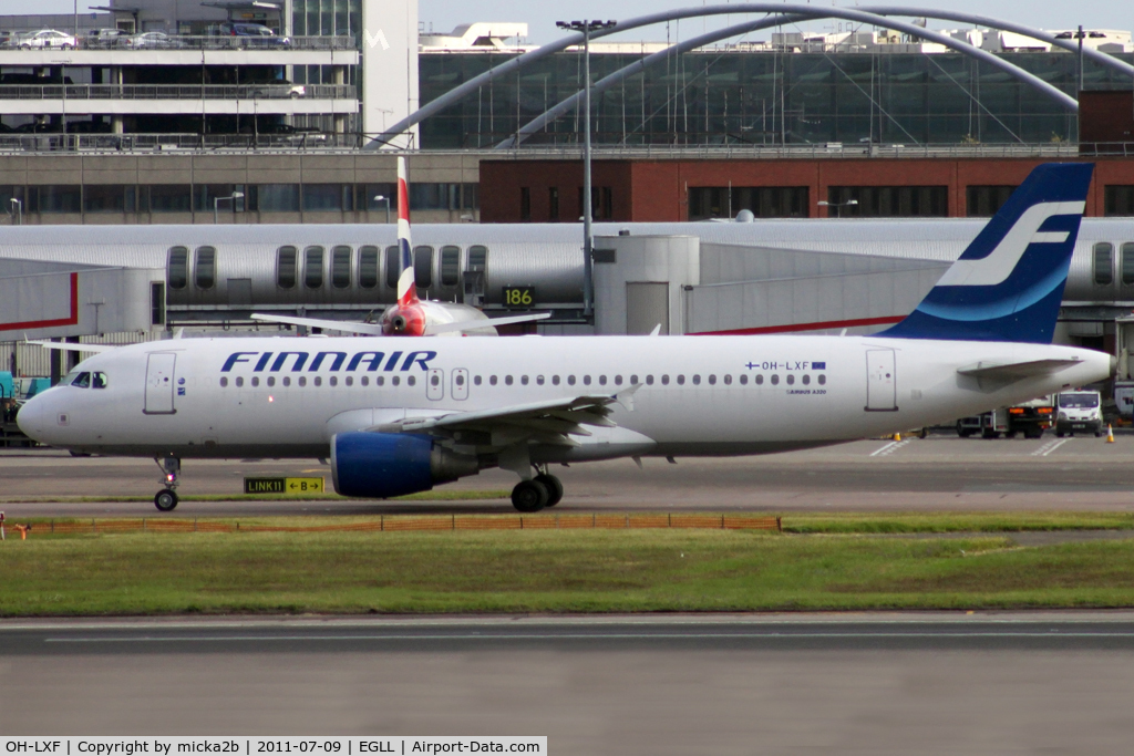 OH-LXF, 2002 Airbus A320-214 C/N 1712, Taxiing