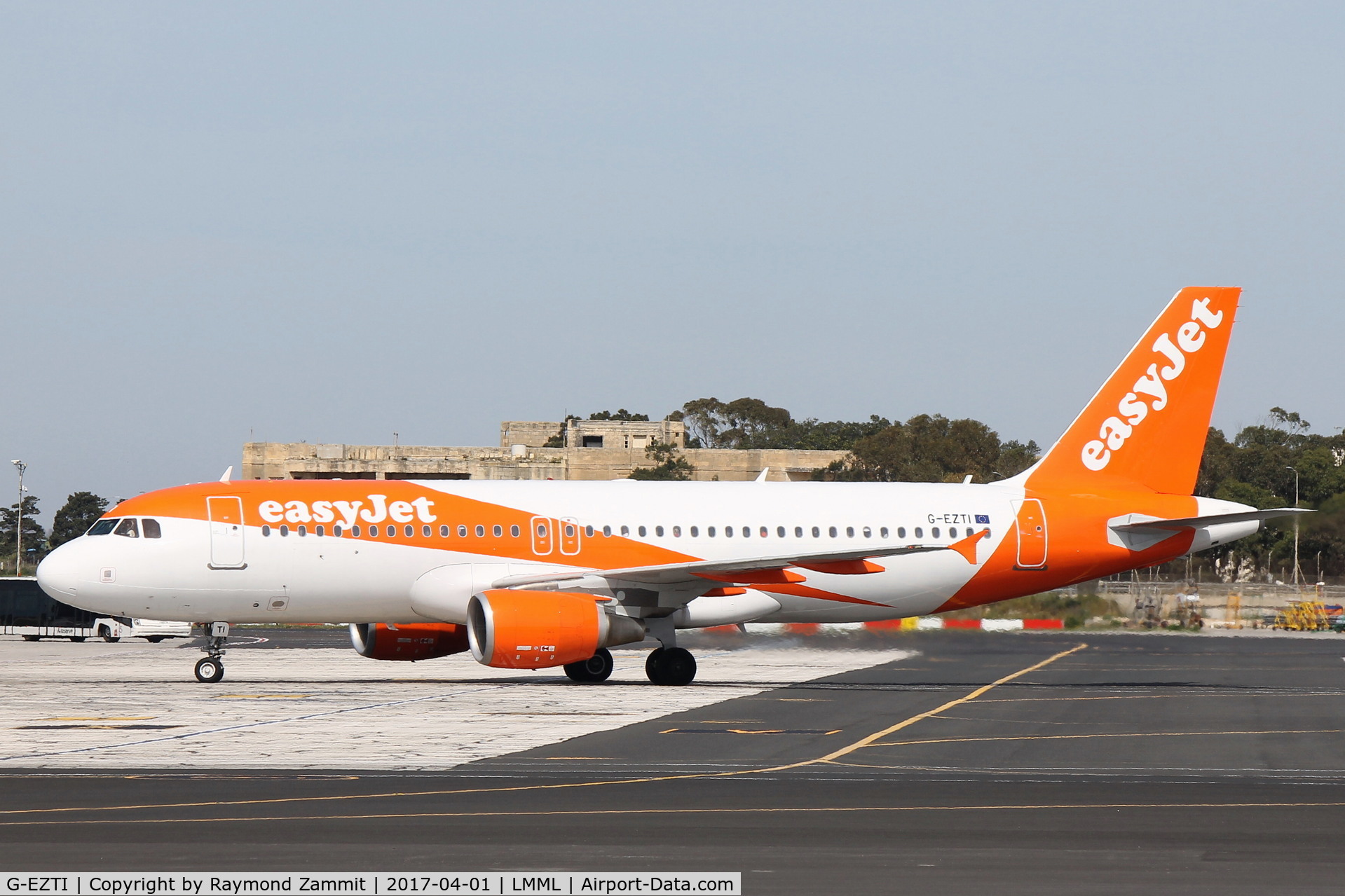 G-EZTI, 2009 Airbus A320-214 C/N 3975, A320 G-EZTI Easyjet