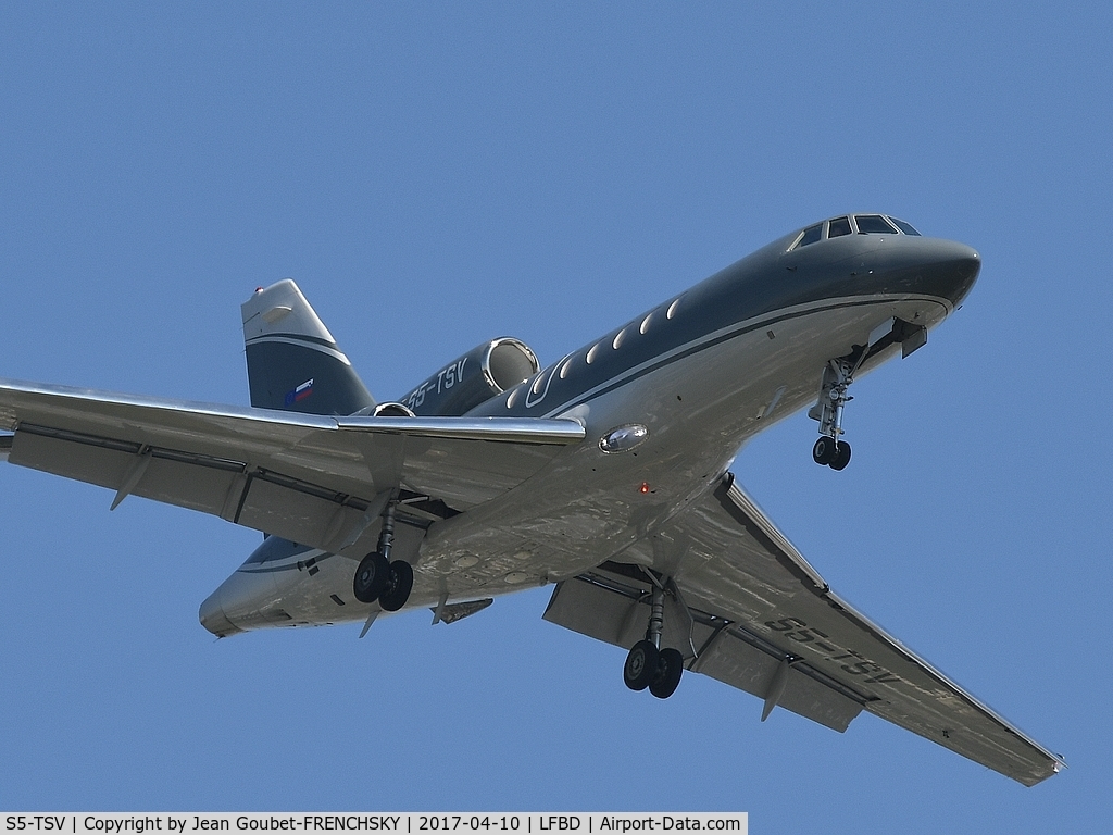 S5-TSV, 2001 Dassault Falcon 50EX C/N 315, ELITAVIA landing runway 23