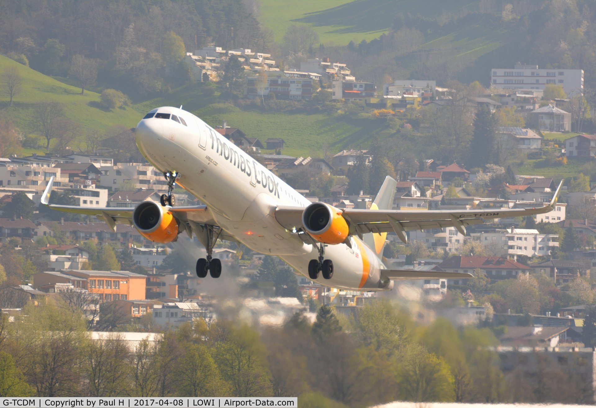G-TCDM, 2016 Airbus A321-211 C/N 7003, Taking off from LOWI, with Innsbruck in the background