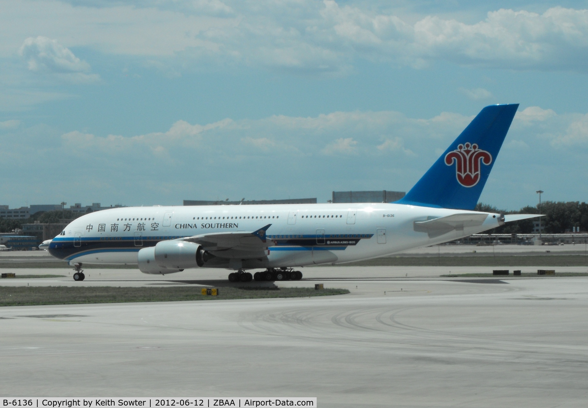 B-6136, 2011 Airbus A380-841 C/N 031, Taxying to stand