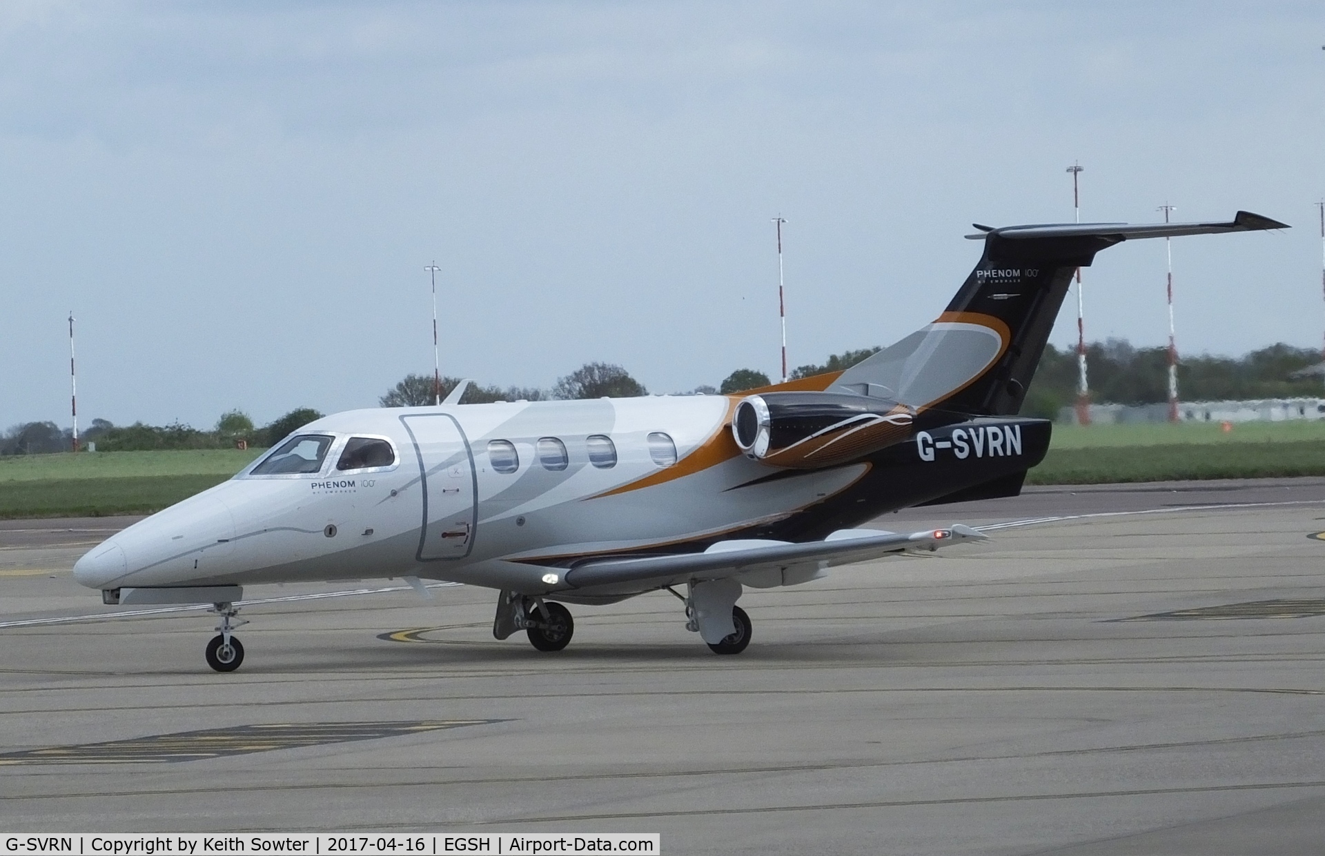 G-SVRN, 2009 Embraer EMB-500 Phenom 100 C/N 50000112, Taxying for departure