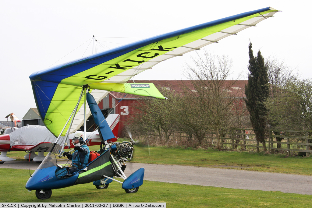 G-KICK, 2000 Pegasus Quantum 15-912 C/N 7679, Pegasus Quantum 15-912 at Breighton Airfield's All Comers Spring Fly-In. March 27th 2011.