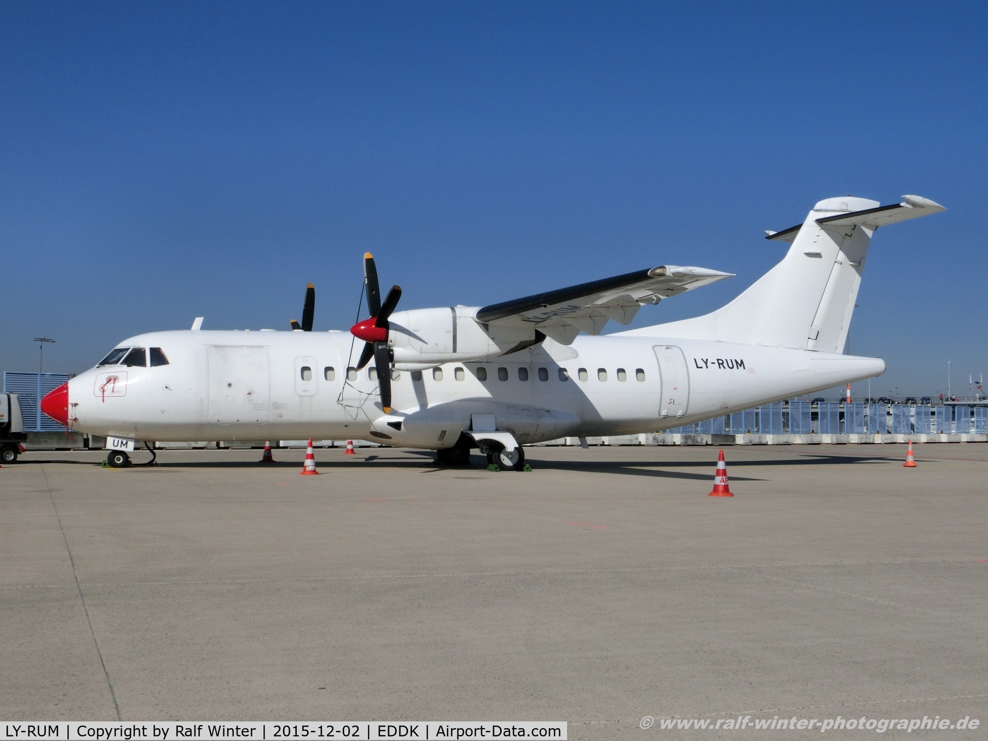 LY-RUM, 1986 ATR 42-300 C/N 010, ATR 42-300 - R6 DNU DOT LT - 010 - LY-RUM - 02.12.2015 - CGN