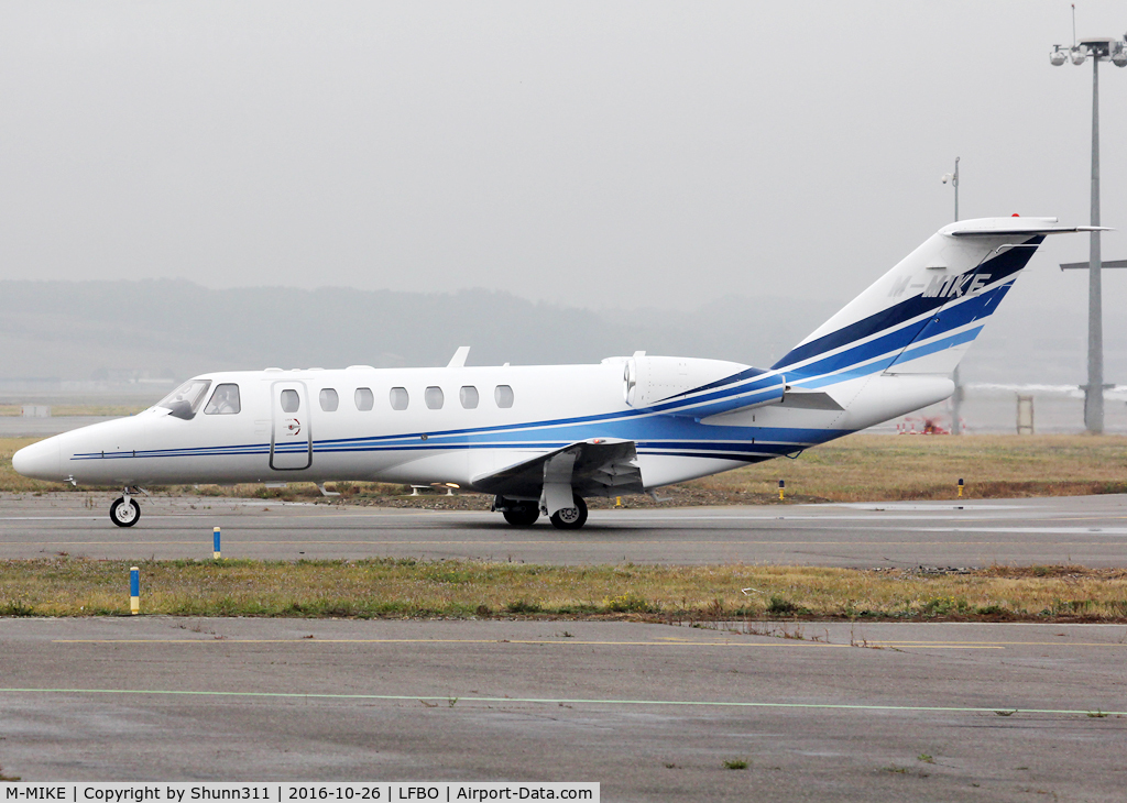M-MIKE, 2008 Cessna 525B CitationJet CJ3 C/N 525B-0280, Taxiing holding point rwy 32R for departure...