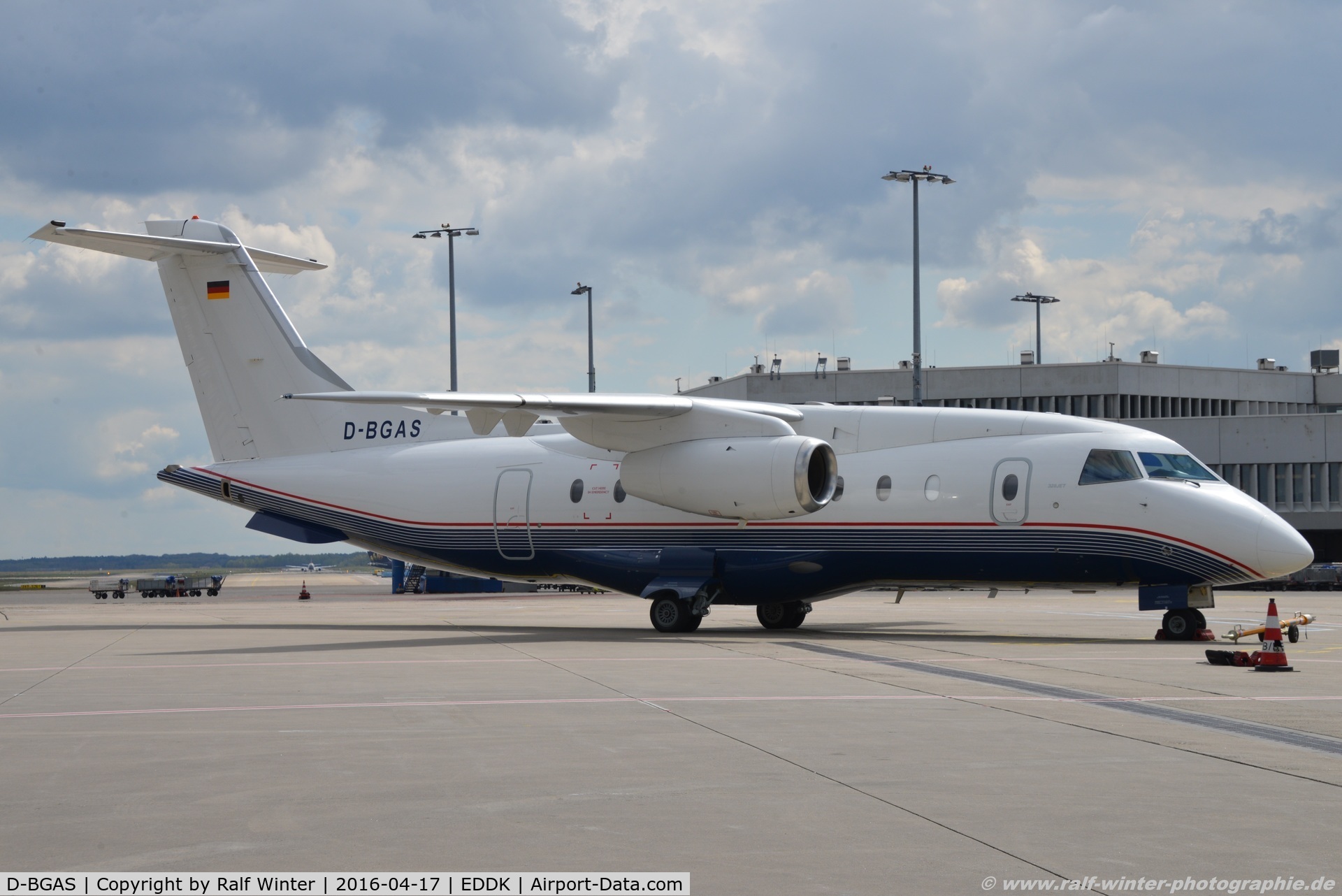 D-BGAS, 2000 Fairchild Dornier 328-300 328JET C/N 3139, Dornier 328-300 JET - DCS DC Aviation - 3139 - D-BGAS - 17.04.2016 - CGN