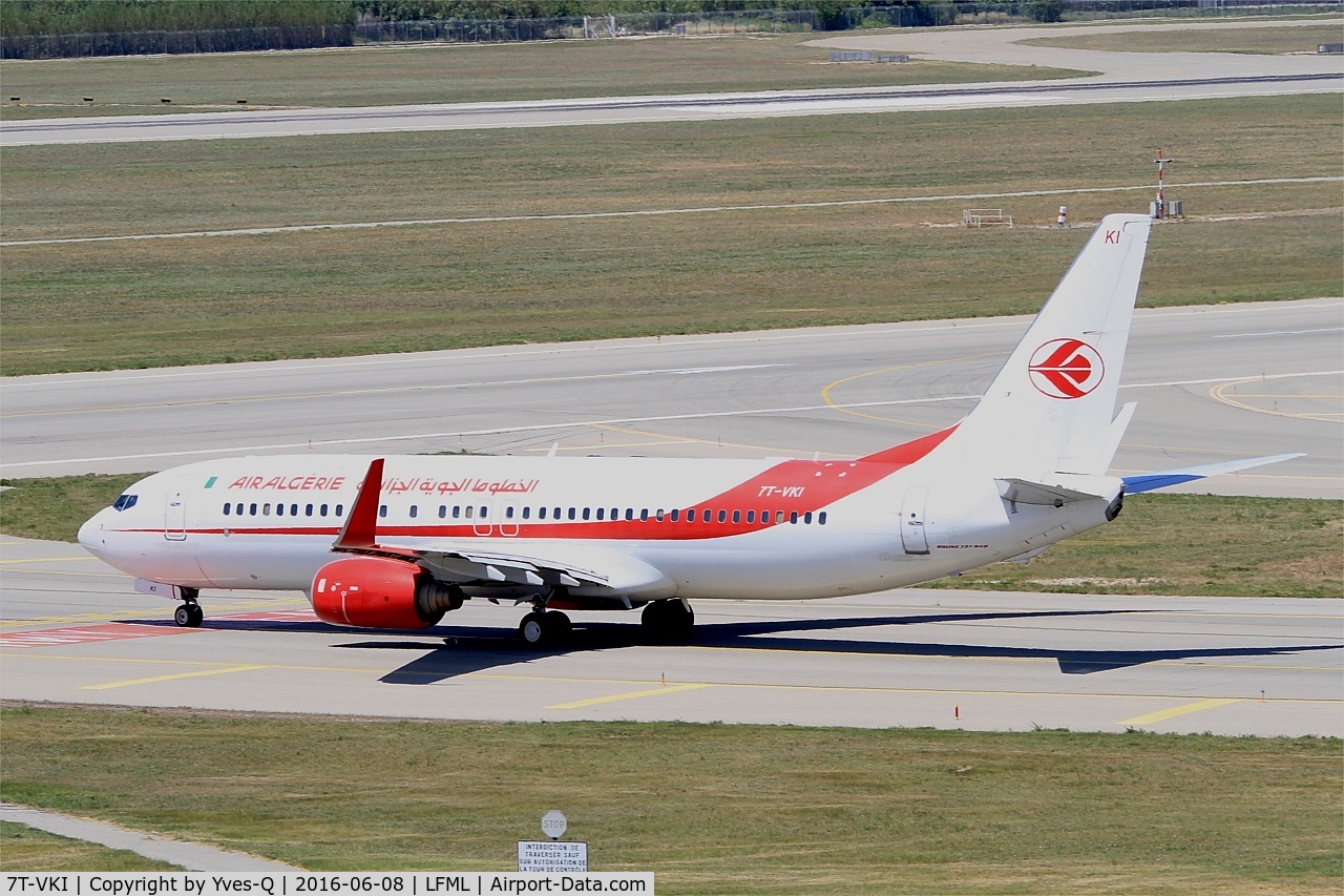 7T-VKI, 2011 Boeing 737-8D6 C/N 40863, Boeing 737-8D6, Lining up Rwy 32R, Marseille-Provence Airport (LFML-MRS)
