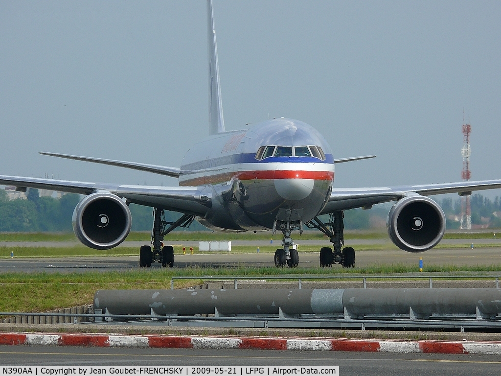 N390AA, 1995 Boeing 767-323 C/N 27450, American Airlines