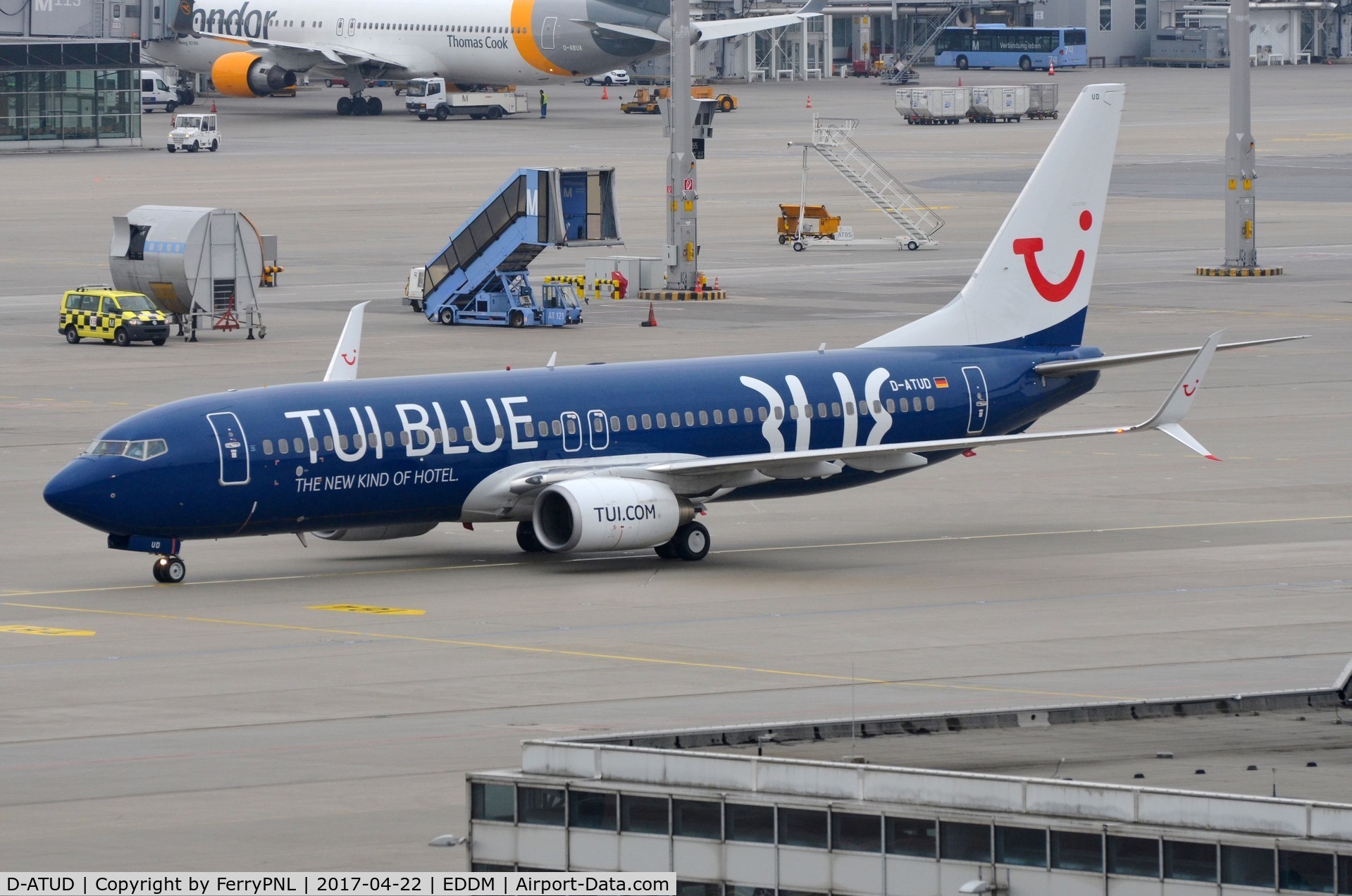 D-ATUD, 2006 Boeing 737-8K5 C/N 34685, TUI B738 promoting its hotels division