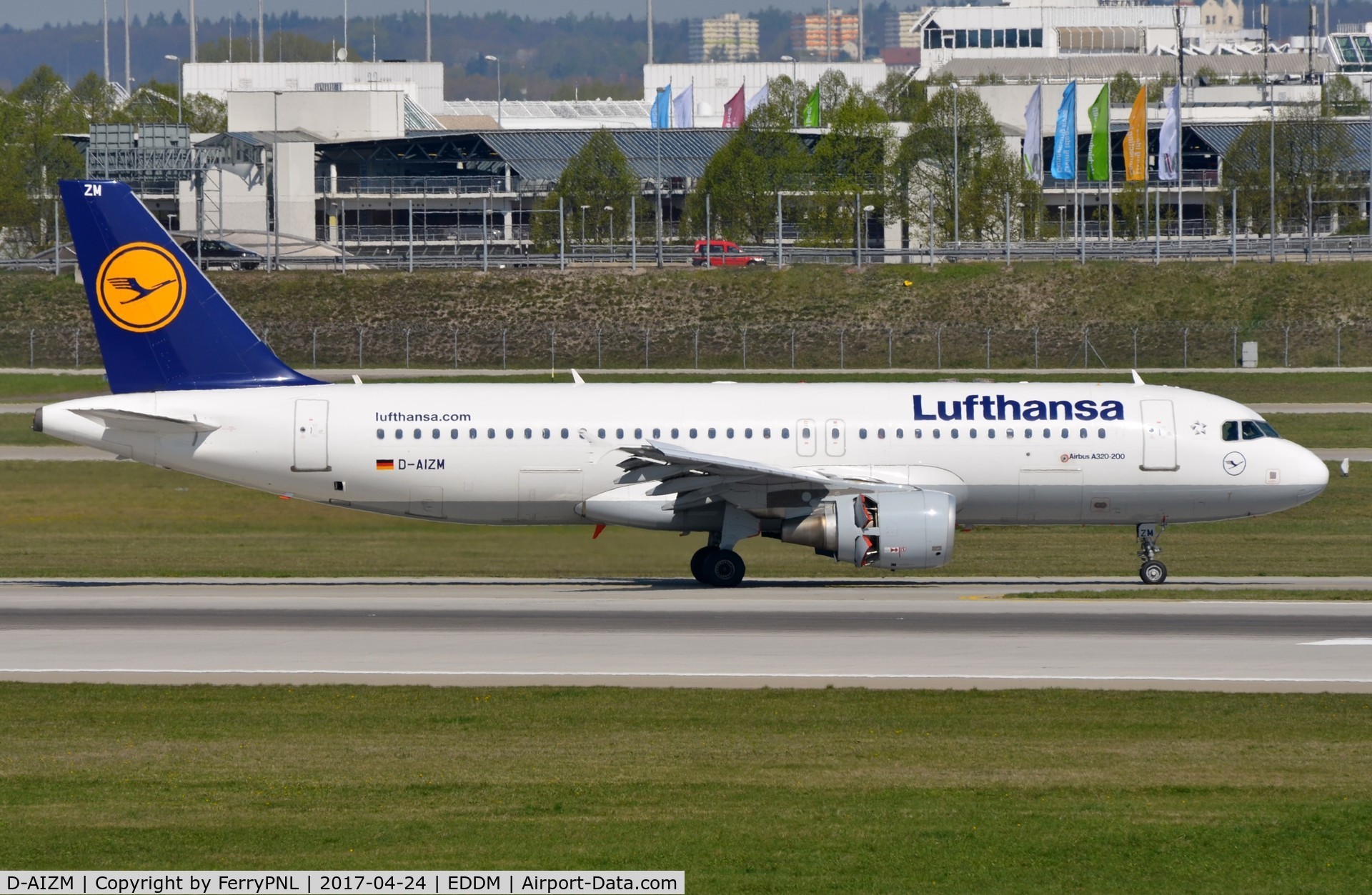 D-AIZM, 2012 Airbus A320-214 C/N 5203, Lufthansa A320 vacating the runway