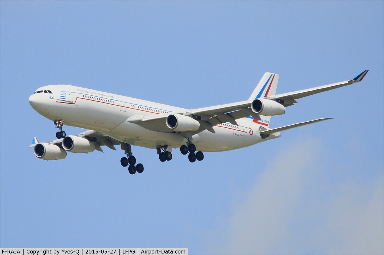 F-RAJA, 1995 Airbus A340-212 C/N 075, French Air Force Airbus A340-212, Short approach rwy 27R, Paris-Roissy Charles De Gaulle airport (LFPG-CDG)