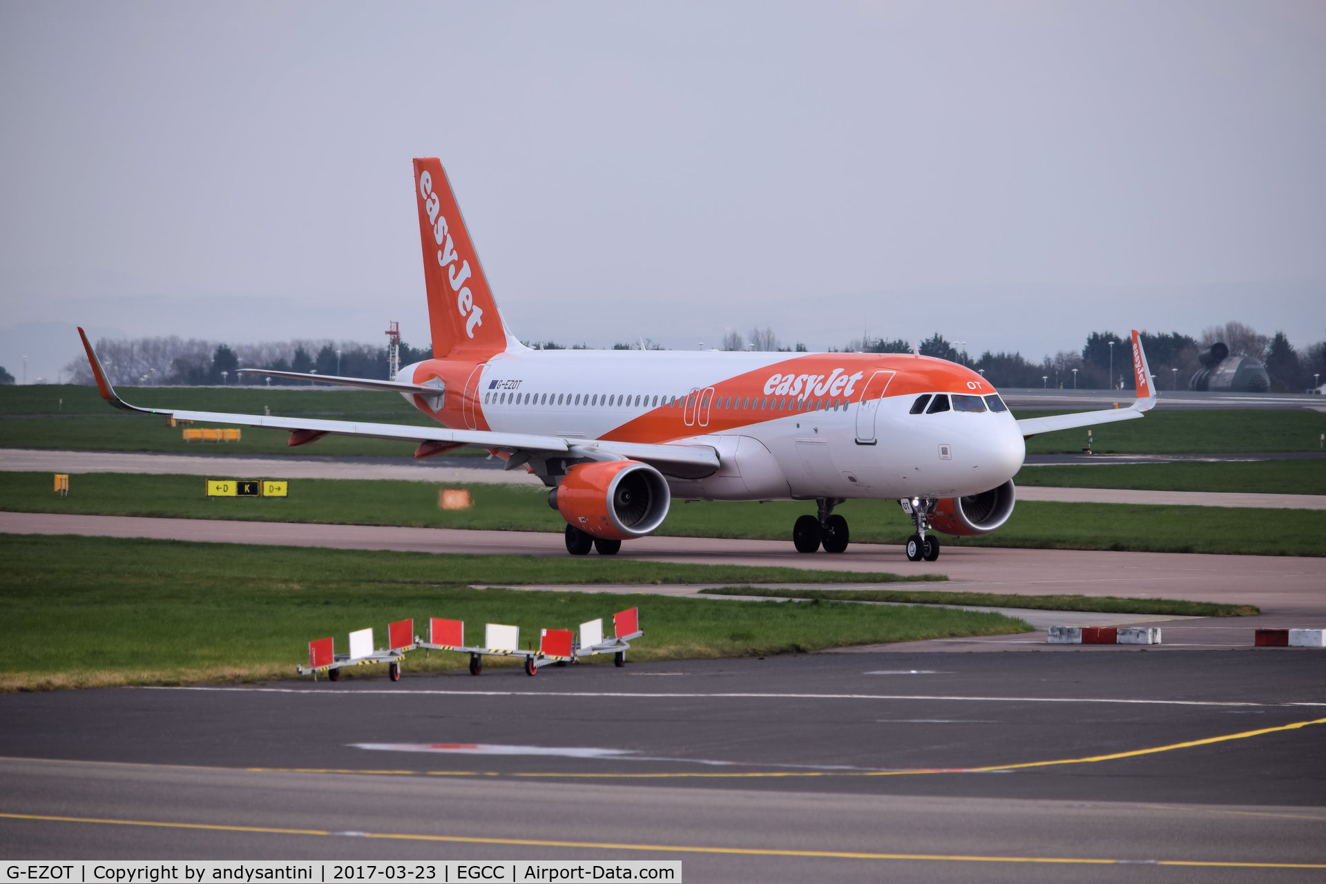 G-EZOT, 2015 Airbus A320-214 C/N 6680, taxing out for take off
