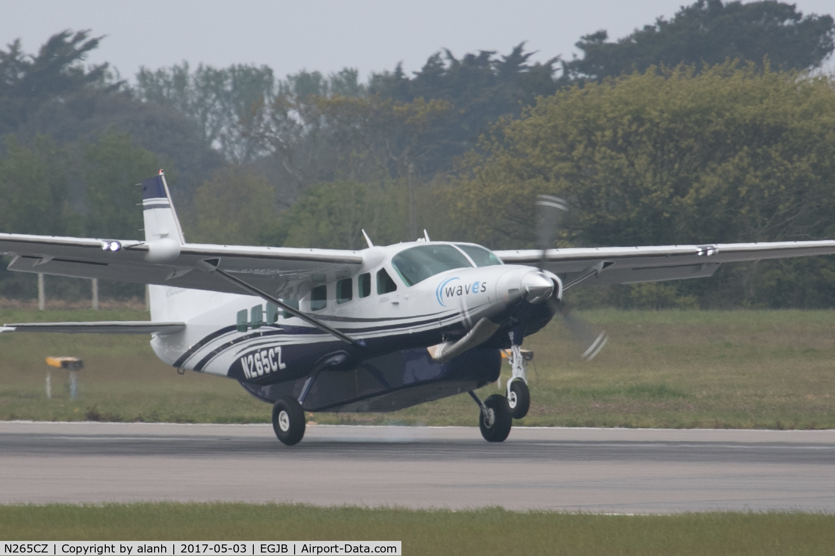N265CZ, 2016 Cessna 208B  Grand Caravan C/N 208B5265, Landing at Guernsey, demo for projected new Waves air taxi service