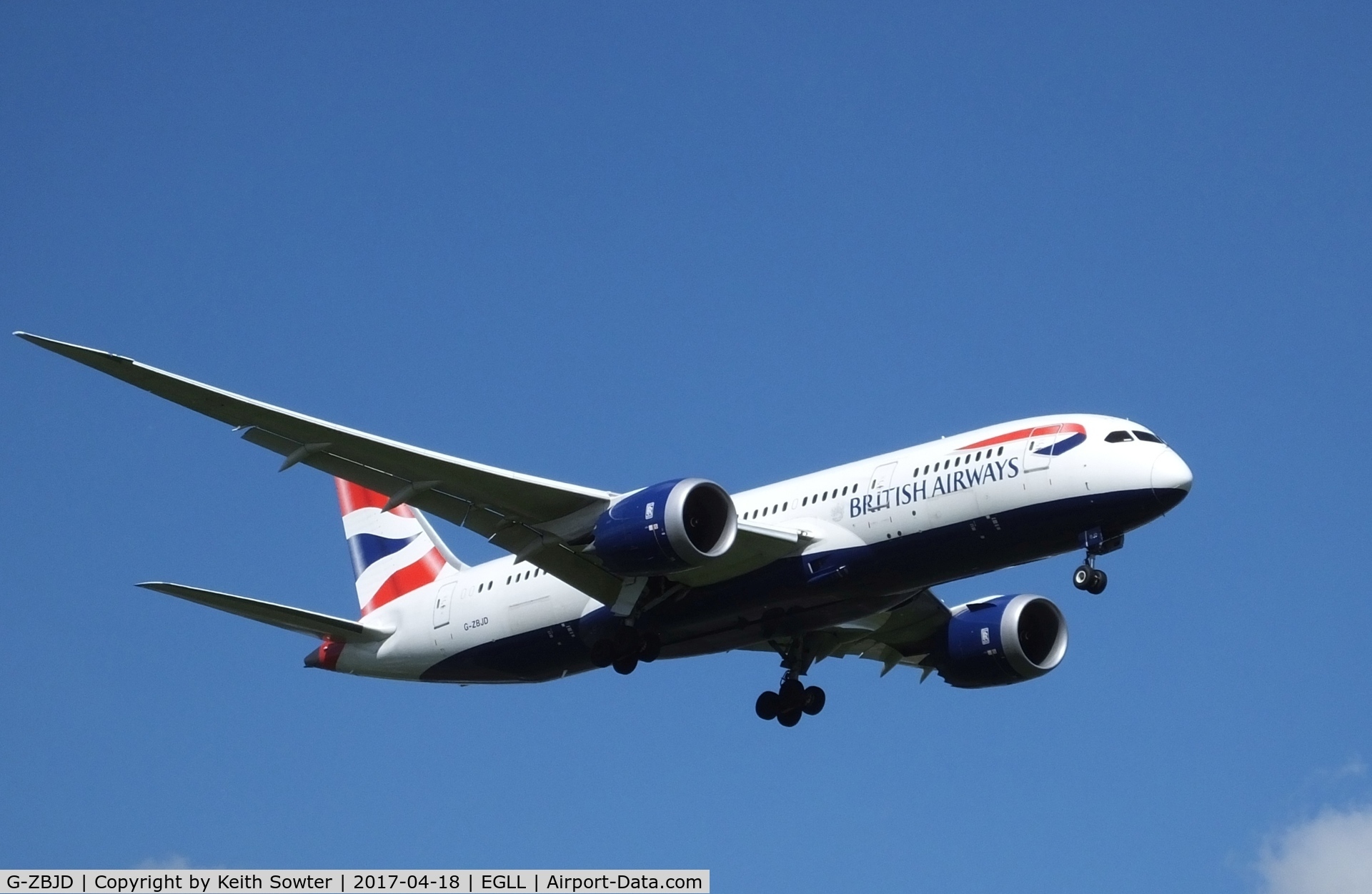 G-ZBJD, 2013 Boeing 787-8 Dreamliner C/N 38619, Short finals to land on runway 09L at Heathrow
