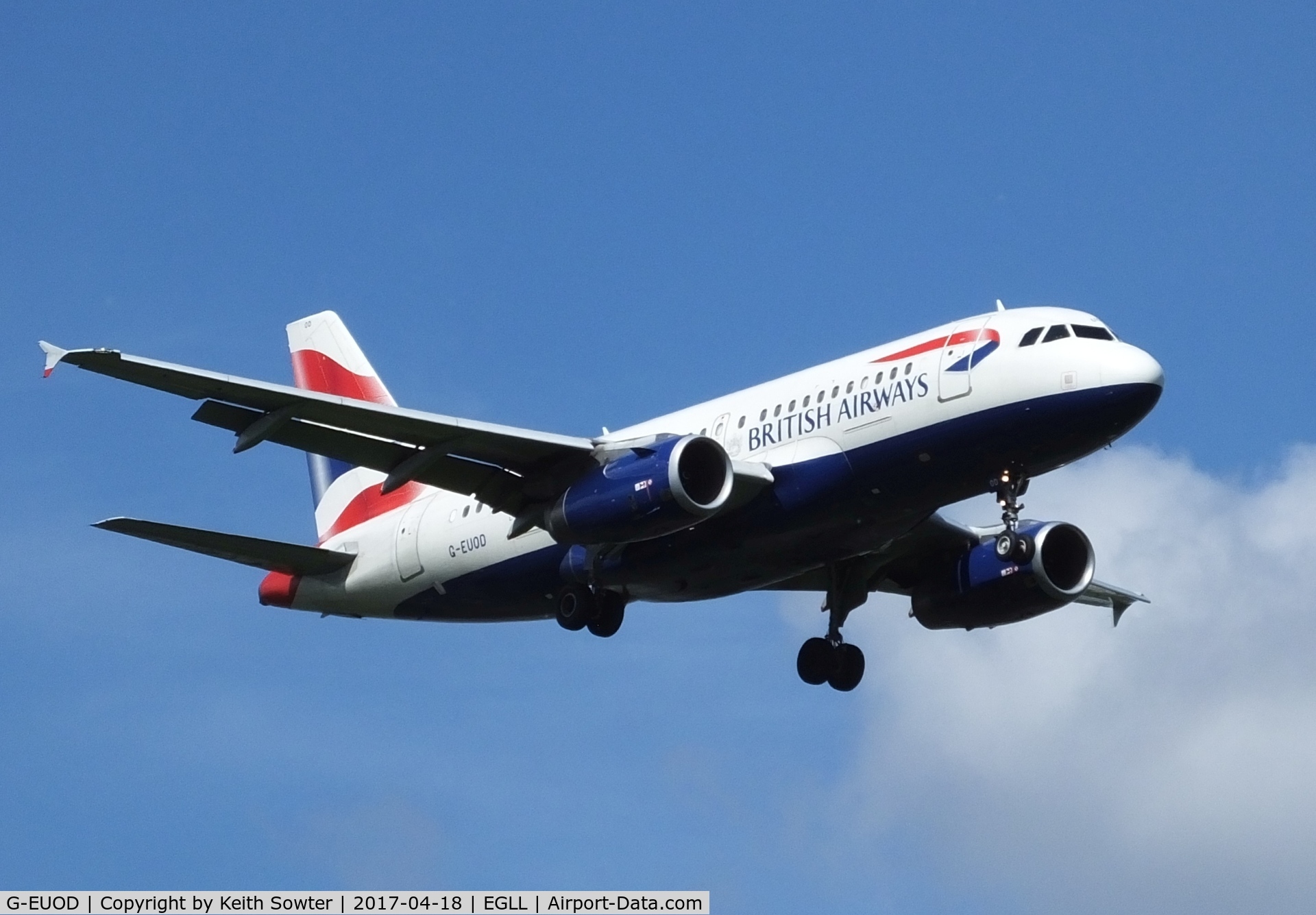 G-EUOD, 2001 Airbus A319-131 C/N 1558, Short finals to land on runway 09L at Heathrow