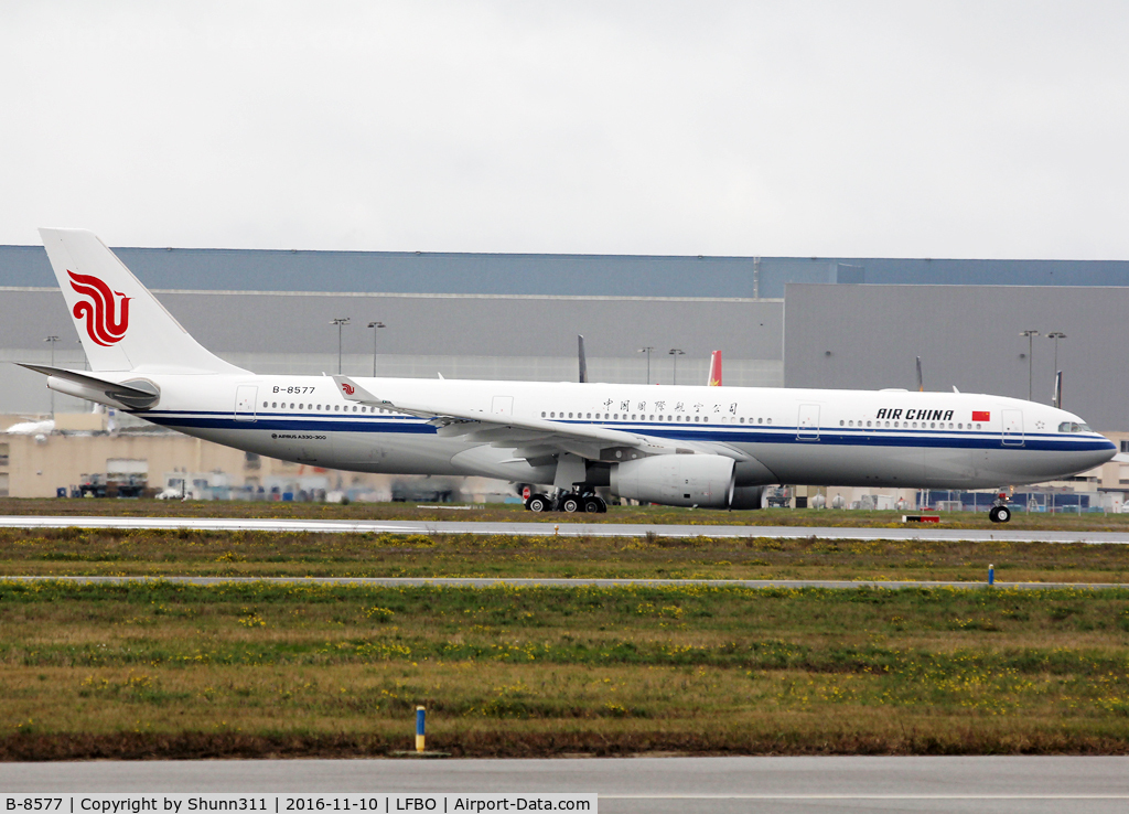 B-8577, 2016 Airbus A330-343 C/N 1752, Delivery day...