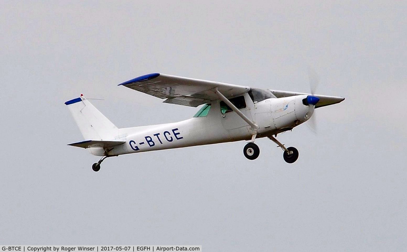 G-BTCE, 1978 Cessna 152 C/N 152-81376, Visiting 152 taildragger departing Runway 04.